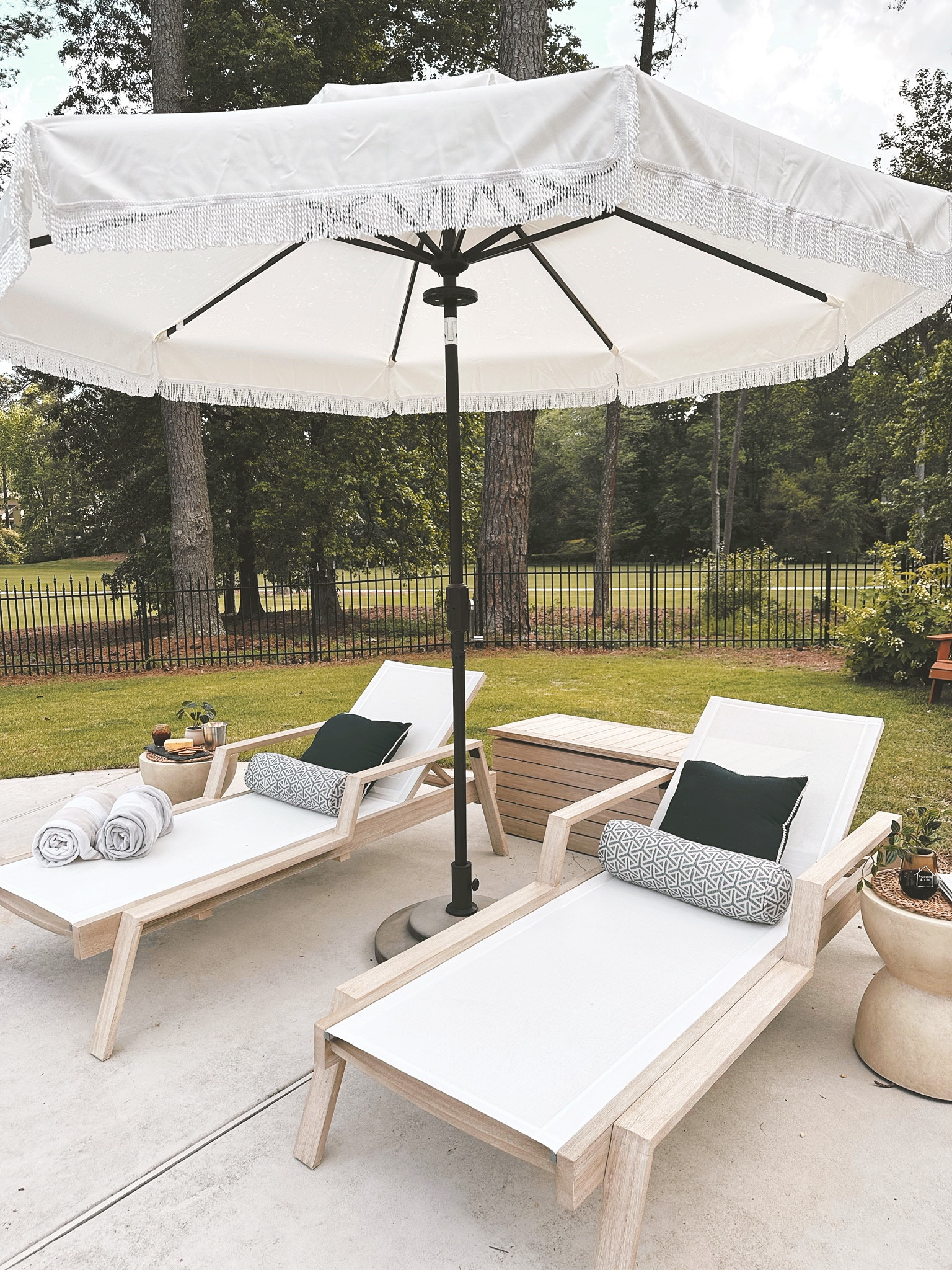 Patio furniture, pool furniture, lounger chaise, outdoor furniture, outdoor decor, umbrella

#LTKsalealert #LTKhome #LTKstyletip
