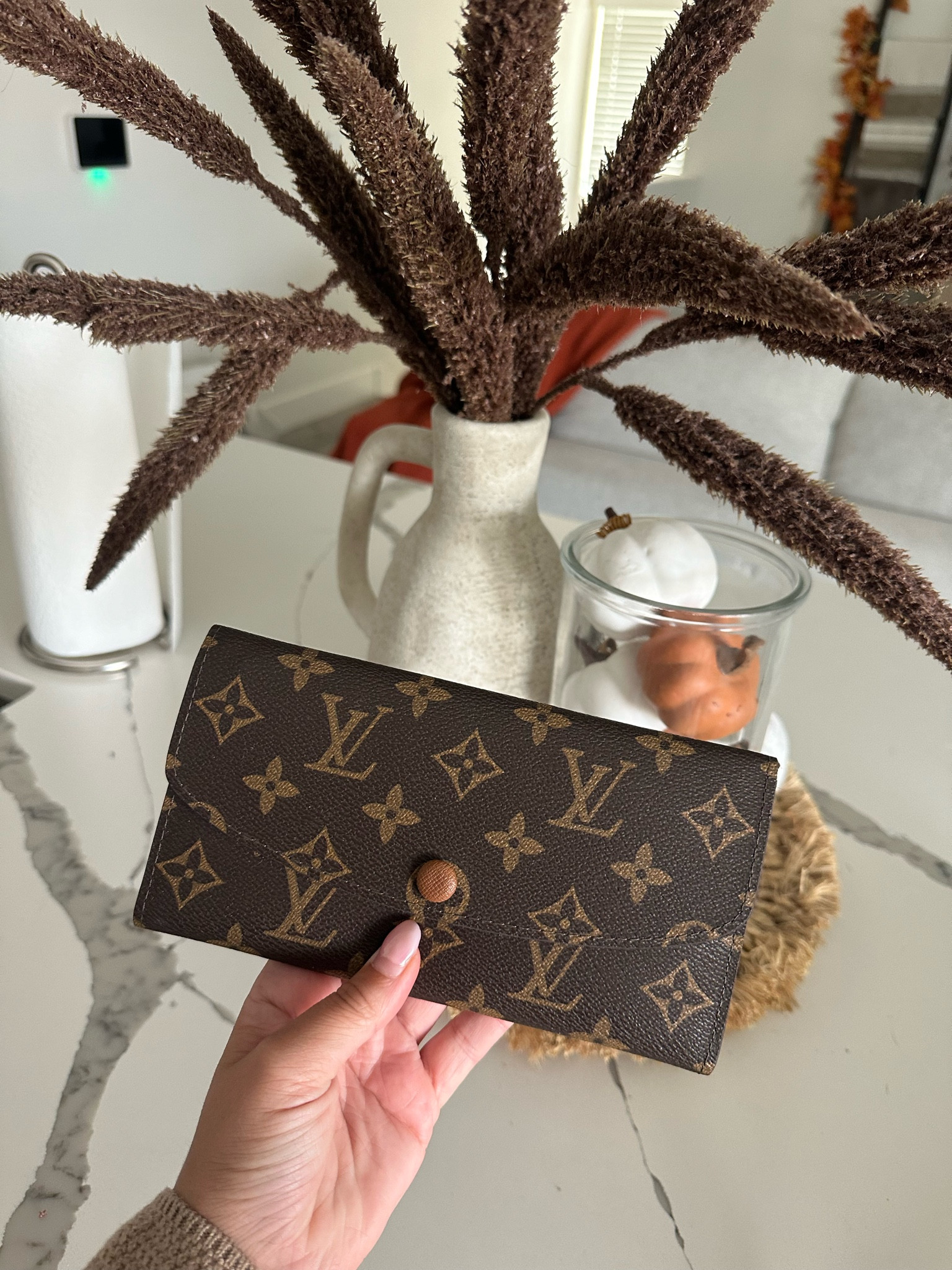 Louis Vuitton gate find 🖤

#dhgate #dupes #designerdupe #LV #louisvuitton

#LTKStyleTip #LTKFindsUnder50 #LTKItBag