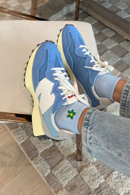 Obsessed with my new blue sneakers for spring 🩵

New balance, new balance 327, mom sneakers, cute sneakers, comfy sneakers, comfy shoes, cute socks, flower socks, amazon, Christine Andrew 

#LTKshoecrush #LTKfindsunder100 #LTKstyletip
