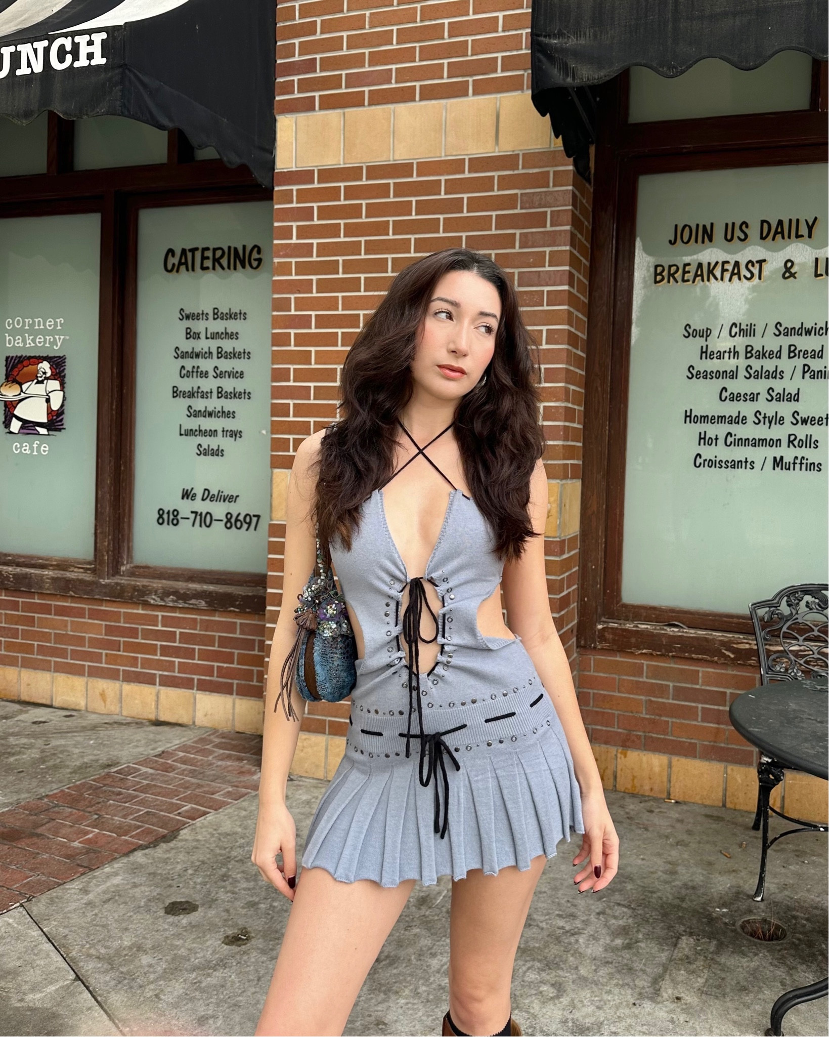 hot cinnamon buns! Og brands:

dress - jaded london
bag - mary frances
shoes - lucky brand
jacket - express