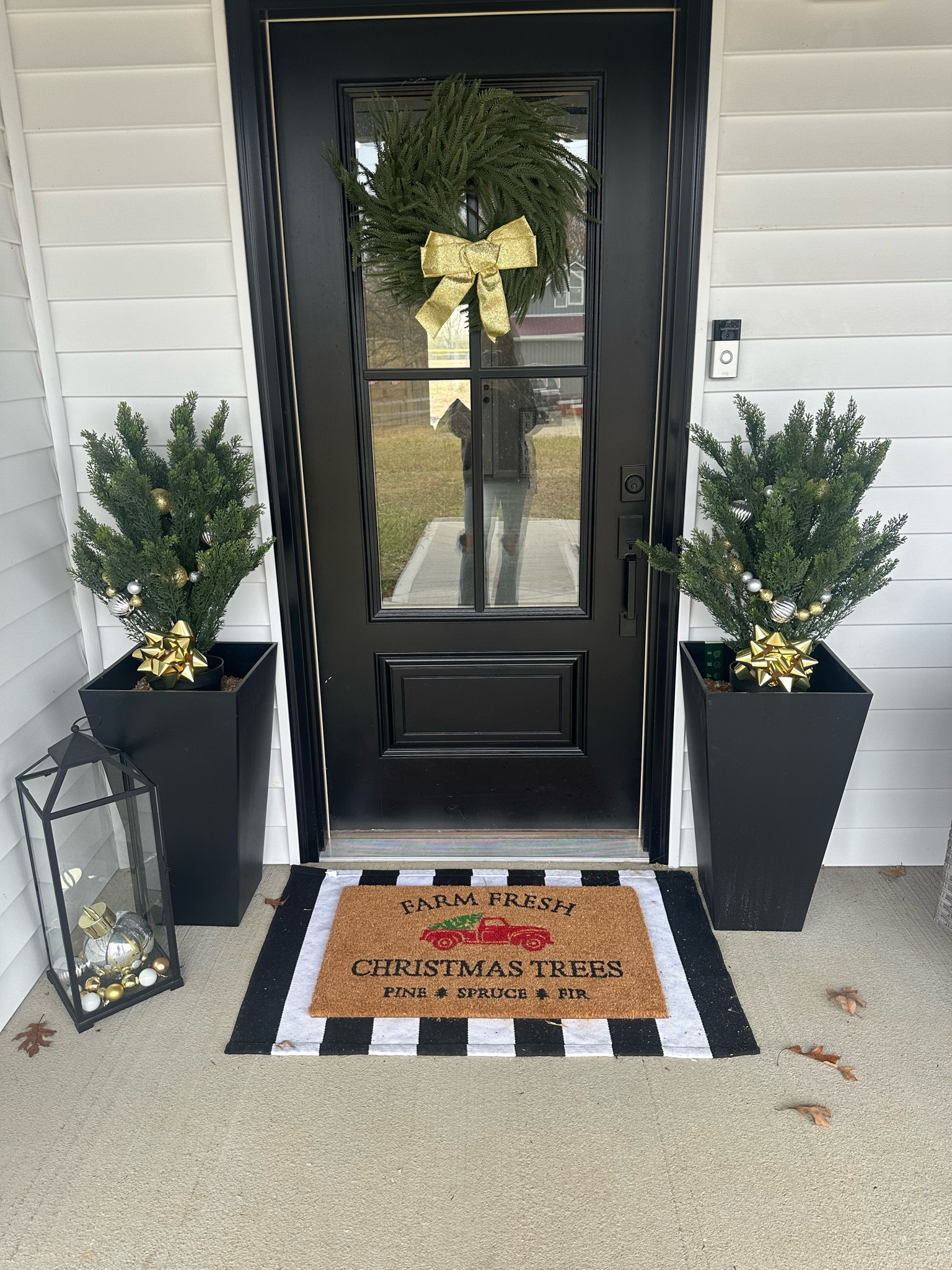 Outdoor Christmas decor #christmas #christmasoutdoordecor #christmasdecor 

#LTKSeasonal #LTKHoliday