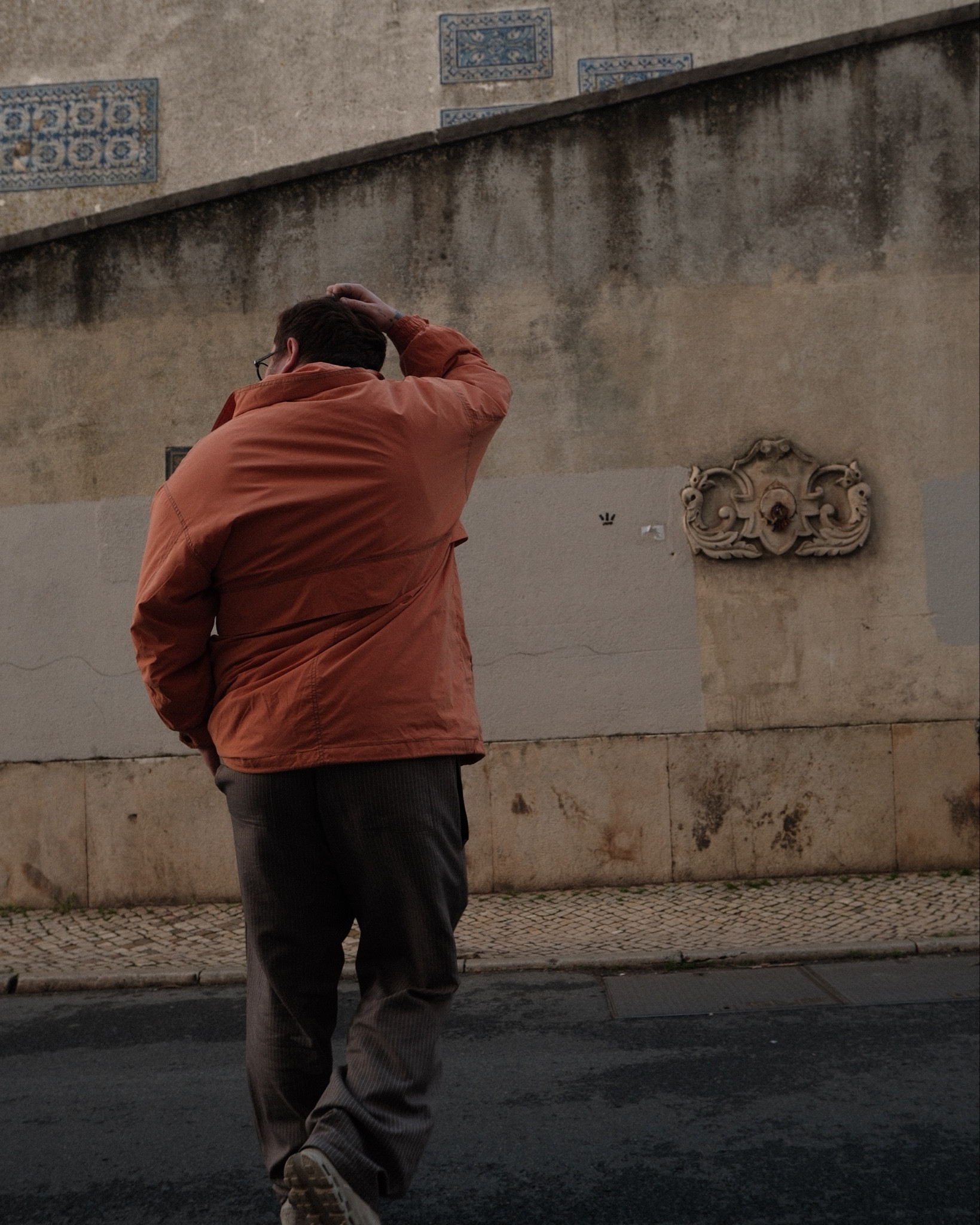 Wandering through the charming streets of Lisbon, I stumbled upon the cutest vintage shop and found a perfect layering piece for spring. 

#Karhu is the name of the brand. Check out my LTK alternative options for spring jackets. 

Check me out on IG: @kylefrominsta 
Check me out on Pinterest: @kylefromtheinternet 

#local #vintage #2xl #layers #spring #travel 

#LTKtravel