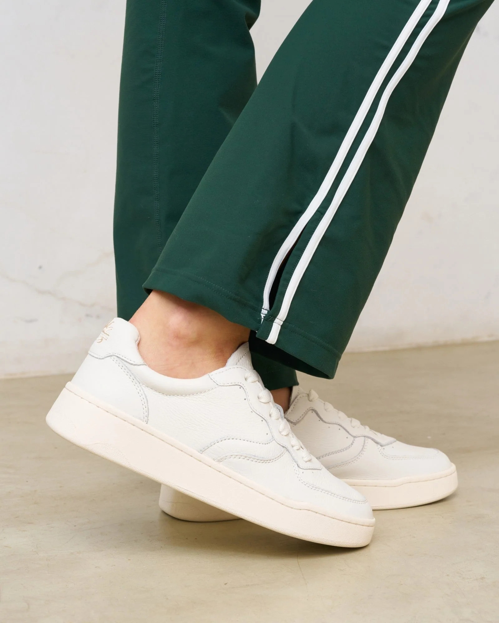 The Roma - Classic - White | Women's Sneakers | Soludos