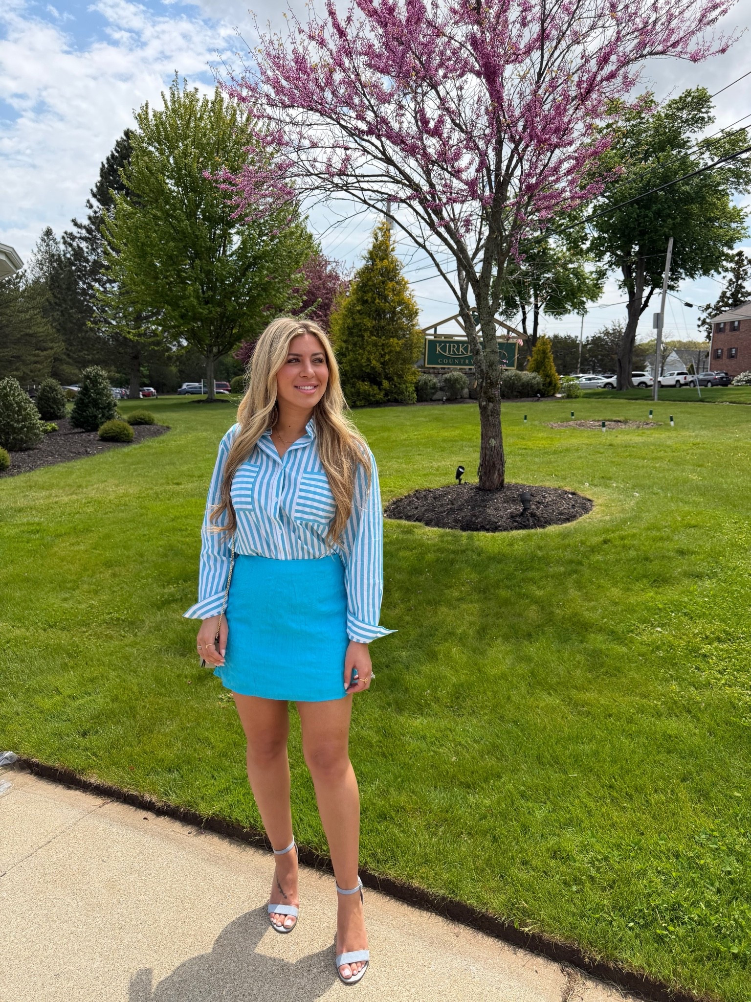 Loving this shade of blue + classic stripes ☁️💙 

Use code CARLEIGH35 for 35% off sidewide!

#LTKgrwm #LTKootd #LTKstorytime