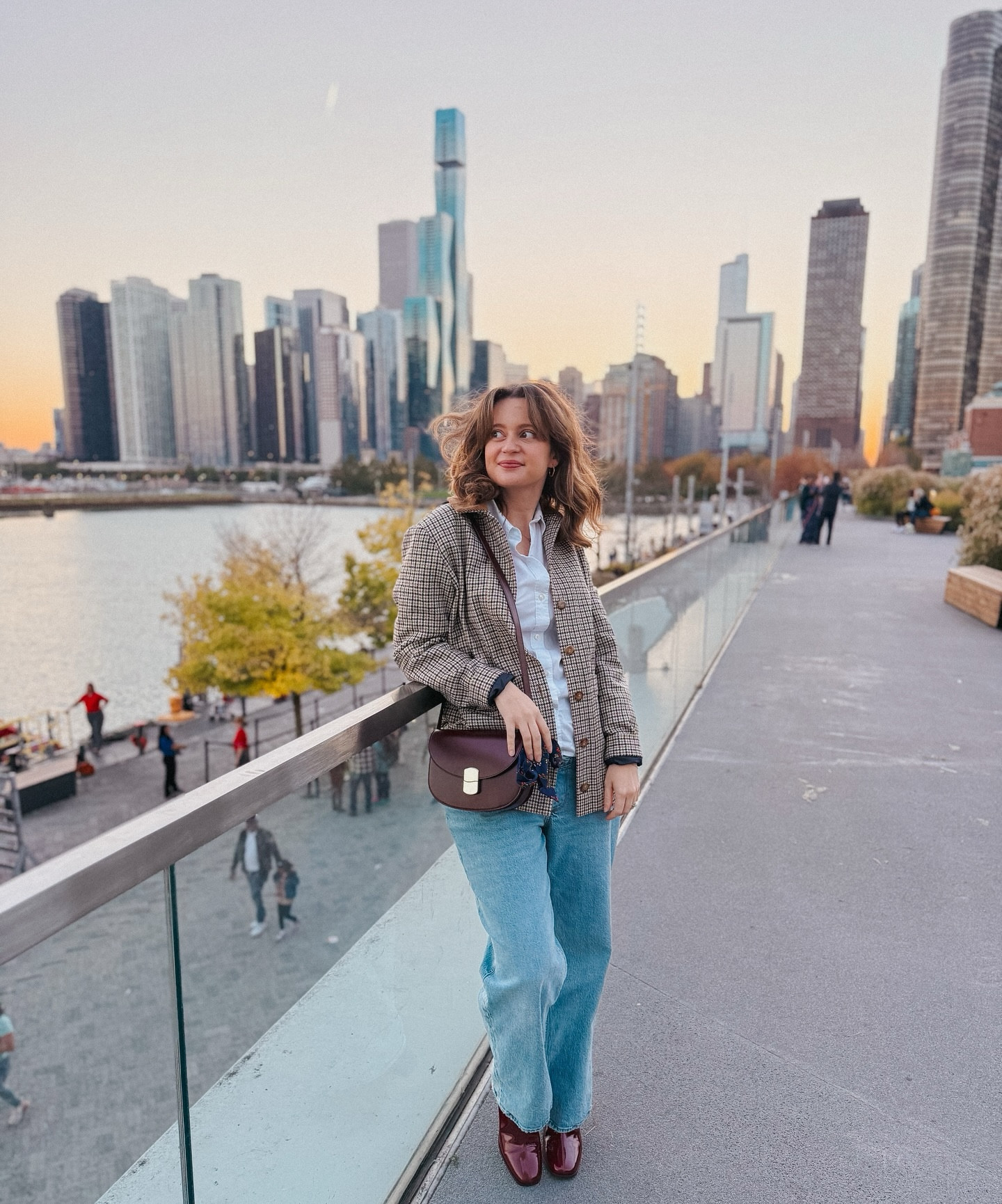 felt a little like Annie James with this @sezane jacket 🤎


#LTKBump #LTKSeasonal