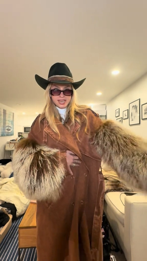 aspen ootd! 🤎🤠 linking similar outfit inspo 

#LTKStyleTip #LTKWatchNow