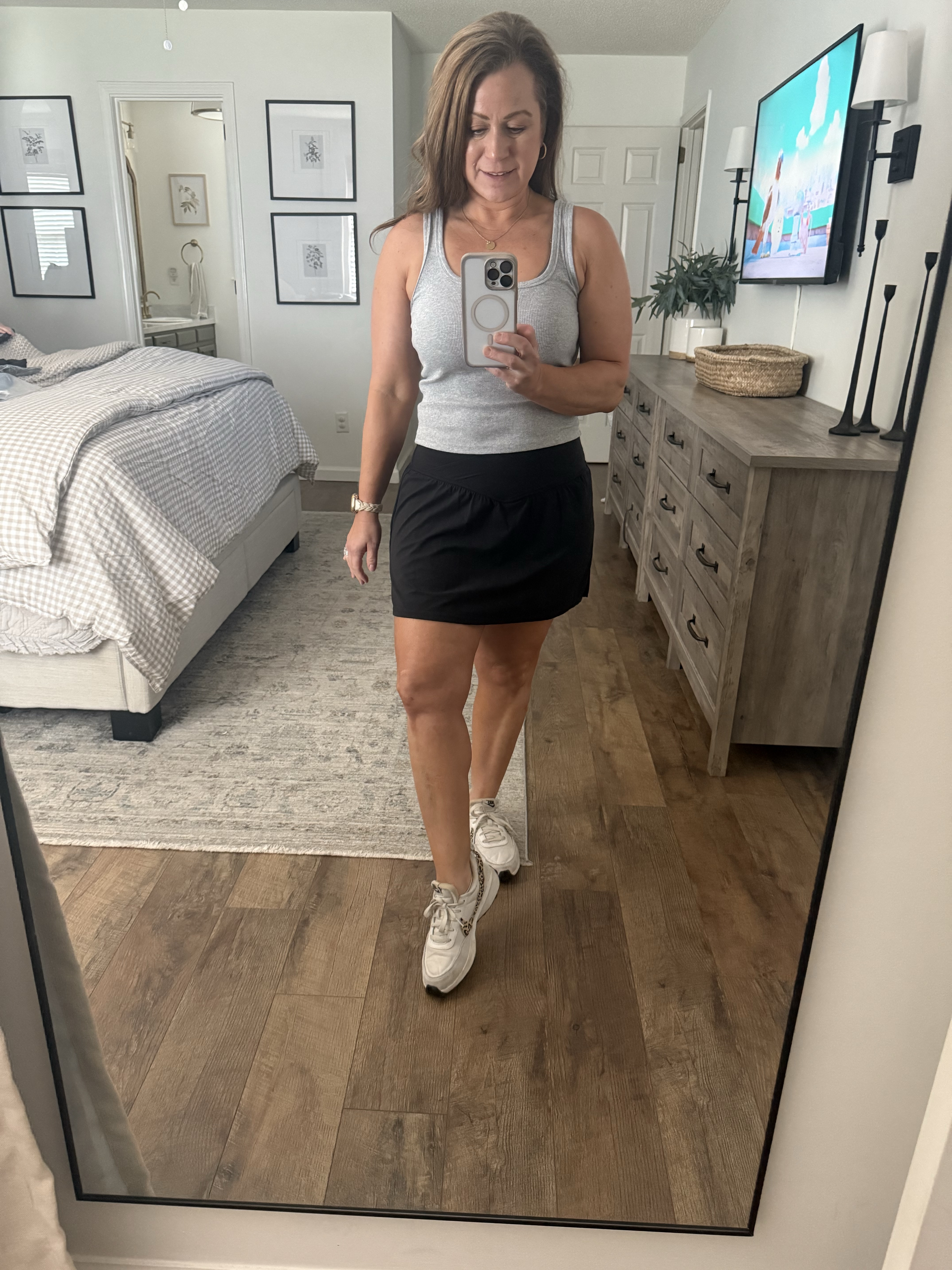 Athleisure skort

Built in biker shorts with pockets on each side.
Crossover waistband 
4 color choices 

I am in a small. 



#LTKFindsUnder50 #LTKMidsize #LTKActive