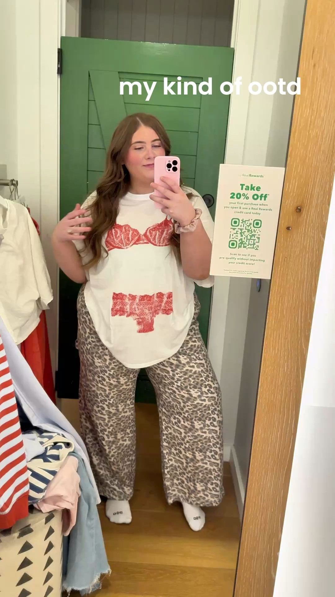 This feels so much like a throwback! Cheetah pants & an oversized graphic shirt! I’m in love! 
Sizing:
XL in pants
XL in shirt

#LTKSaleAlert #LTKootd #LTKPlusSize