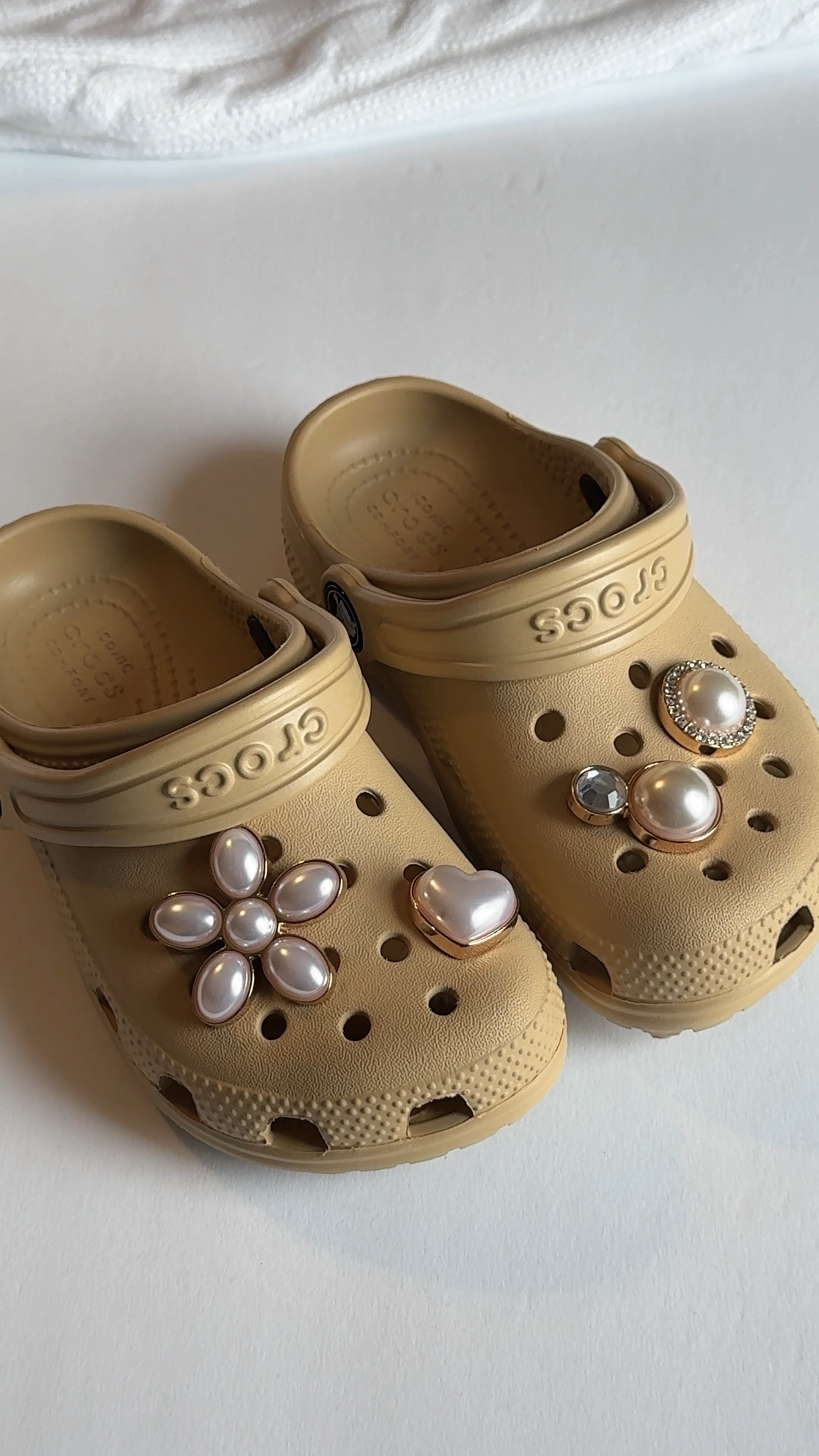 Decorate my toddler’s new Crocs with me 🤍 She loves jewelry and these jibbitz/crocs charms were PERFECT for her!

Crocs, toddler crocs, toddler shoes, Easter basket, Easter ideas, spring crocs, spring style, toddler style, jewels, decorate crocs

#LTKFindsUnder50 #LTKShoeCrush #LTKKids
