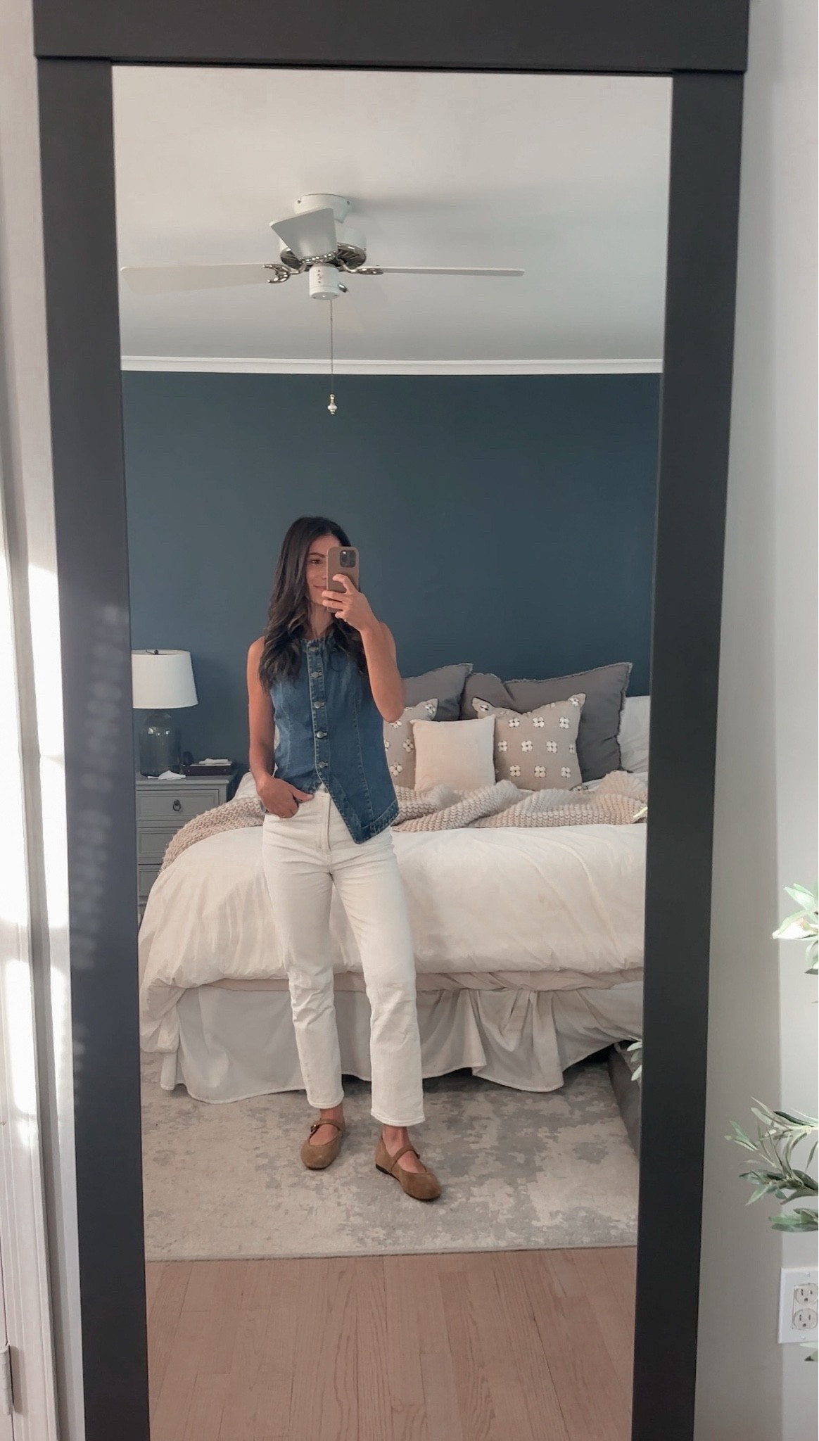 Office day outfit

Ballet flats are Zara from last year

Denim vest and white jeans are also from a couple years ago

#LTKgrwm #LTKootd #LTKWorkwear