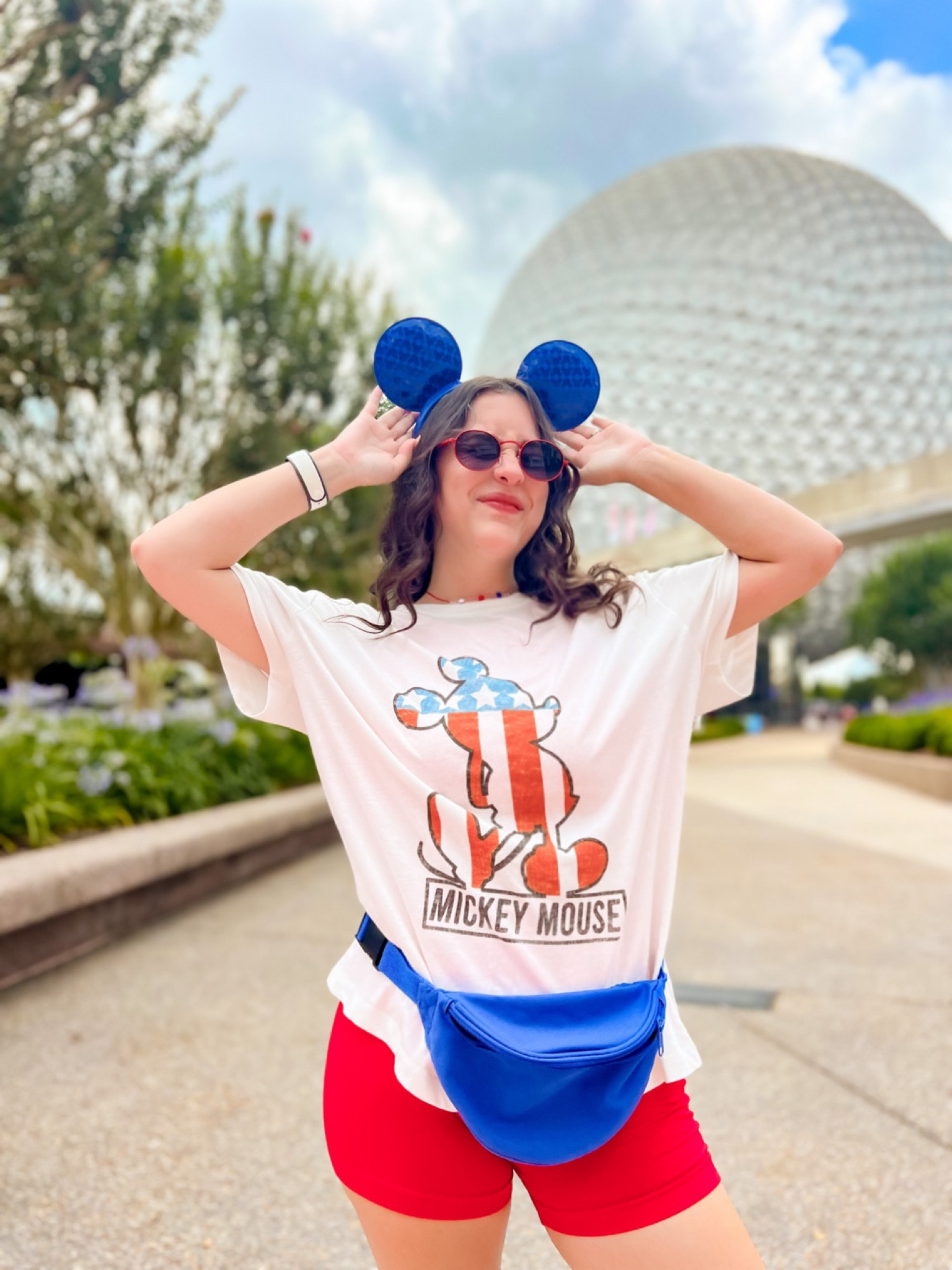 Memorial Day fit inspo for the Disney parks! #disneystyle #disneyfitinspo