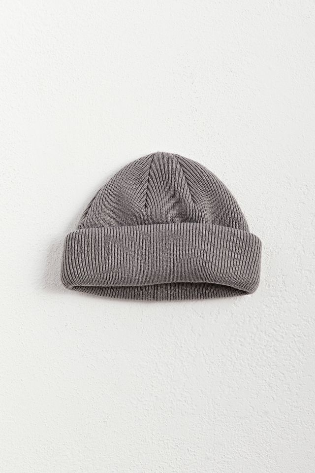 UO Short Roll Knit Beanie | Urban Outfitters (US and RoW)