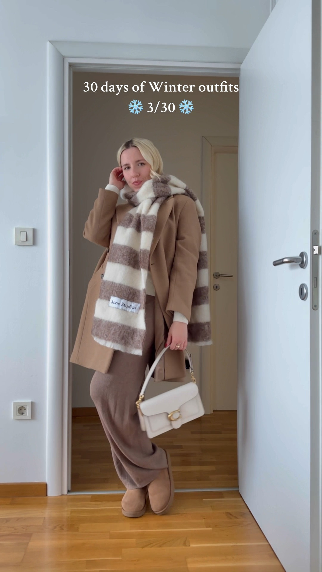 30 days of Winter outfits - Day 3. Super cozy outfit today. ❄️ Follow for more style inspo!
#uggultramini #acnestudiosscarf #coachtabby26

#LTKSeasonal #LTKstyletip #LTKeurope