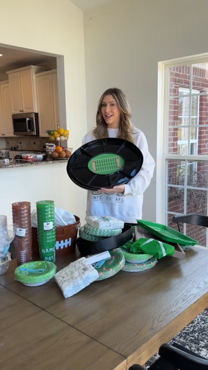 Super Bowl party hosting essentials from Target🏈✨

abercrombie, abercrombie NFL, super bowl, hosting, hostess, target hostess, serving tray, table runner, football party decor, boy mom, boy birthday party ideas, stadium snacks, Samantha Bauchmann 

 #LTKWatchNow #LTKFindsUnder100 #LTKFamily