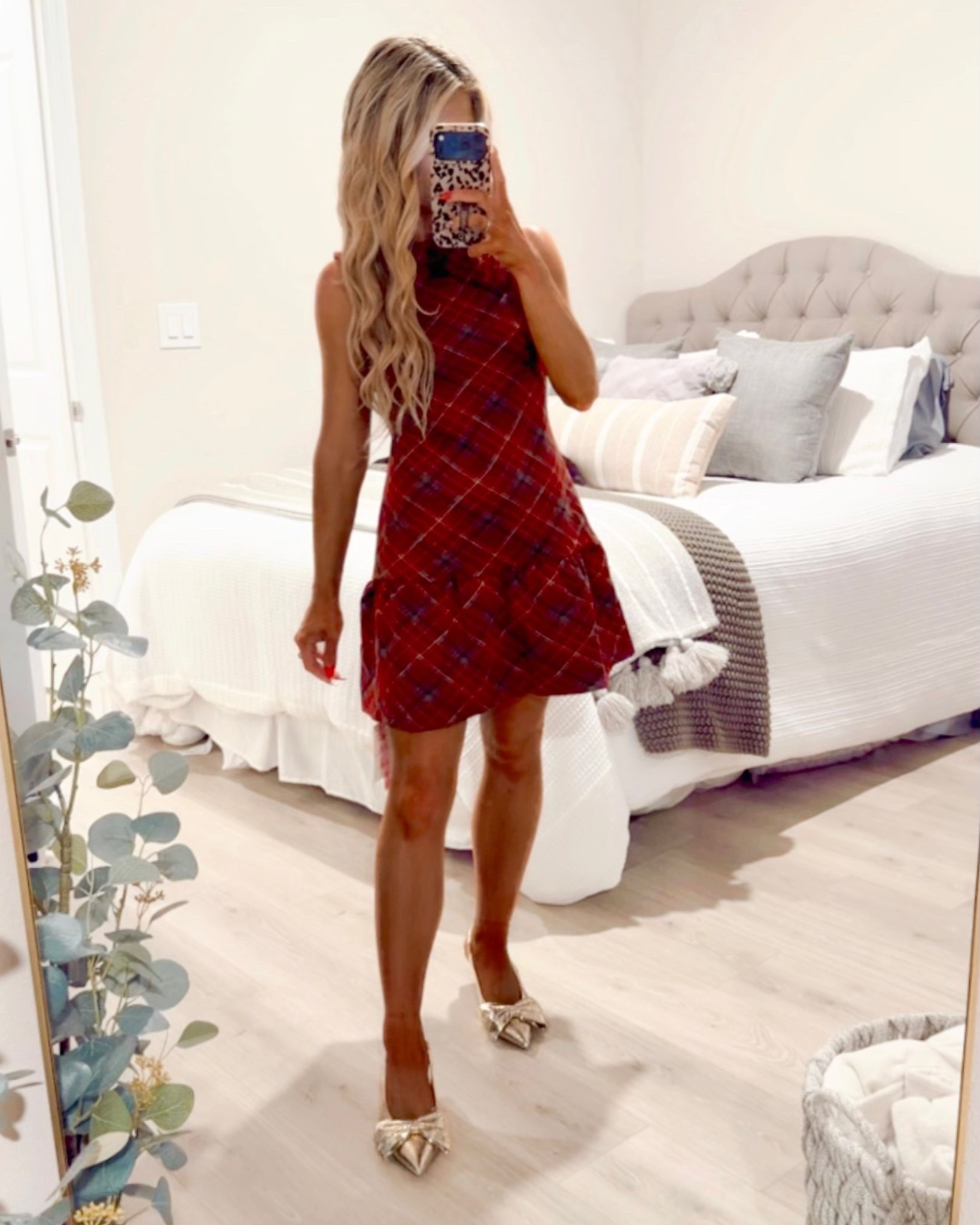 Holiday Dress: this plaid mini dress with a ruffle hem is giving Ralph Lauren Christmas aesthetic with an affordable price! 

Holiday party dress, Christmas party dress, Christmas dress, Christmas Eve, Ralph Lauren dress, plaid dress, tartan dress

#LTKHoliday #LTKSaleAlert #LTKootd