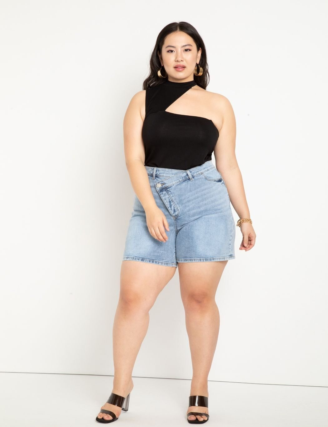 Overlap Waistband Short | Women's Plus Size Pants | ELOQUII | Eloquii