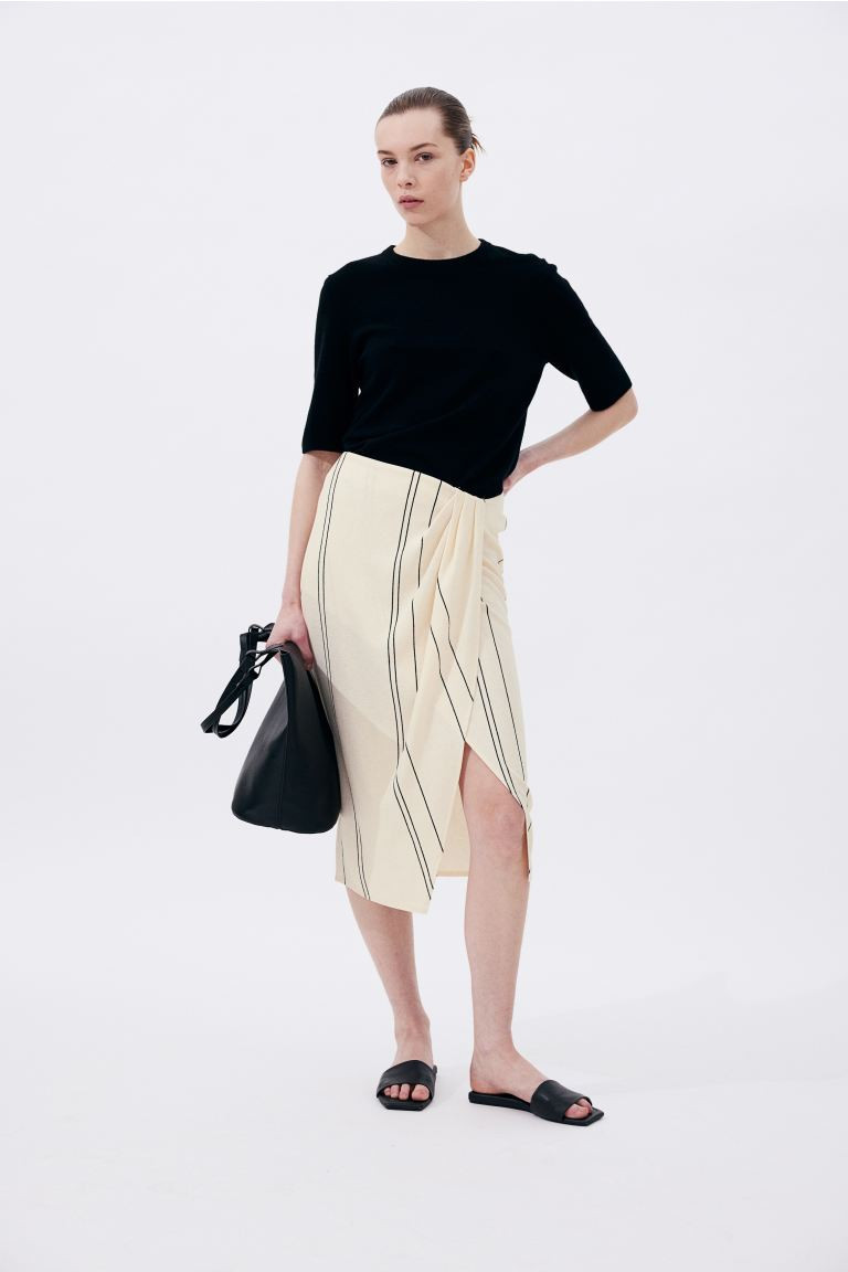 Falda cruzada en punto con textura - Cintura estándar - Midi - Crema/Rayas - MUJER | H&M ES | H&M (FR, IT, ES, PT, BE)