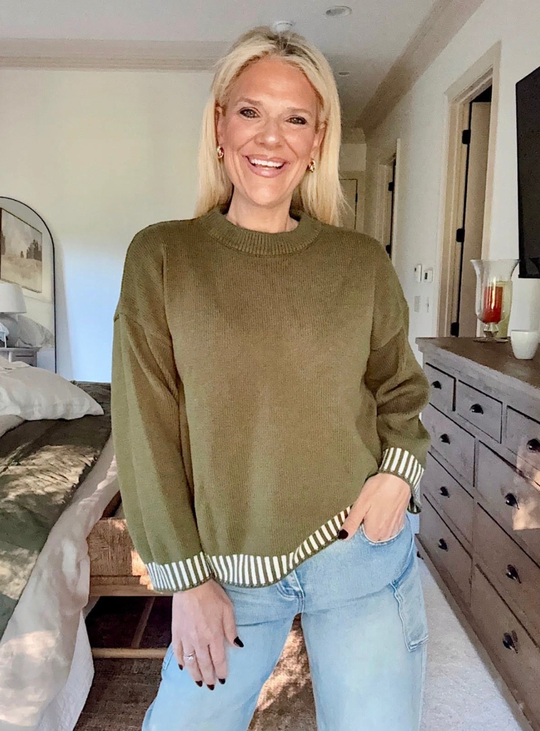 Loving this little sweater top! 
🍁
The quality is SO good and it feels much more elevated than I expected. Such a pretty staple for fall that you can easily dress up or keep casual.