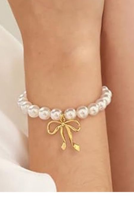 Pearl & gold bow bracelet 

#LTKFindsUnder50 #LTKOver40 #LTKFindsUnder100