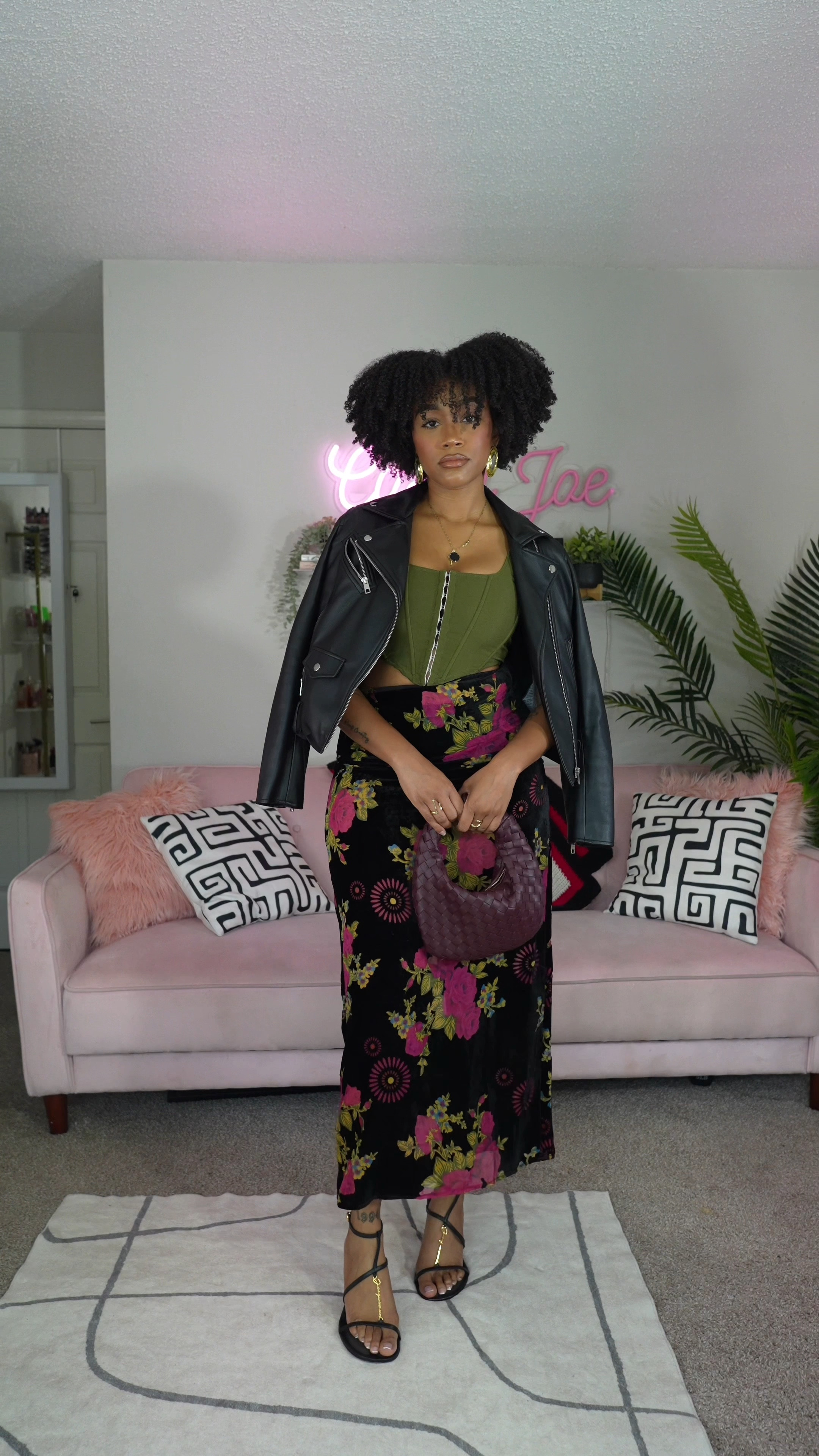 Let’s style our skirts for fall 🍁🍂

I love this dark floral maxi skirt. The paired with a corset and biker jacket to give it a more edgy look! 

Paired with the bottega Jodie dupe in this wine color 🍷
#midsize #fallfashion #autumnfashion #skirtsforfall

#LTKMidsize #LTKShoeCrush #LTKStyleTip