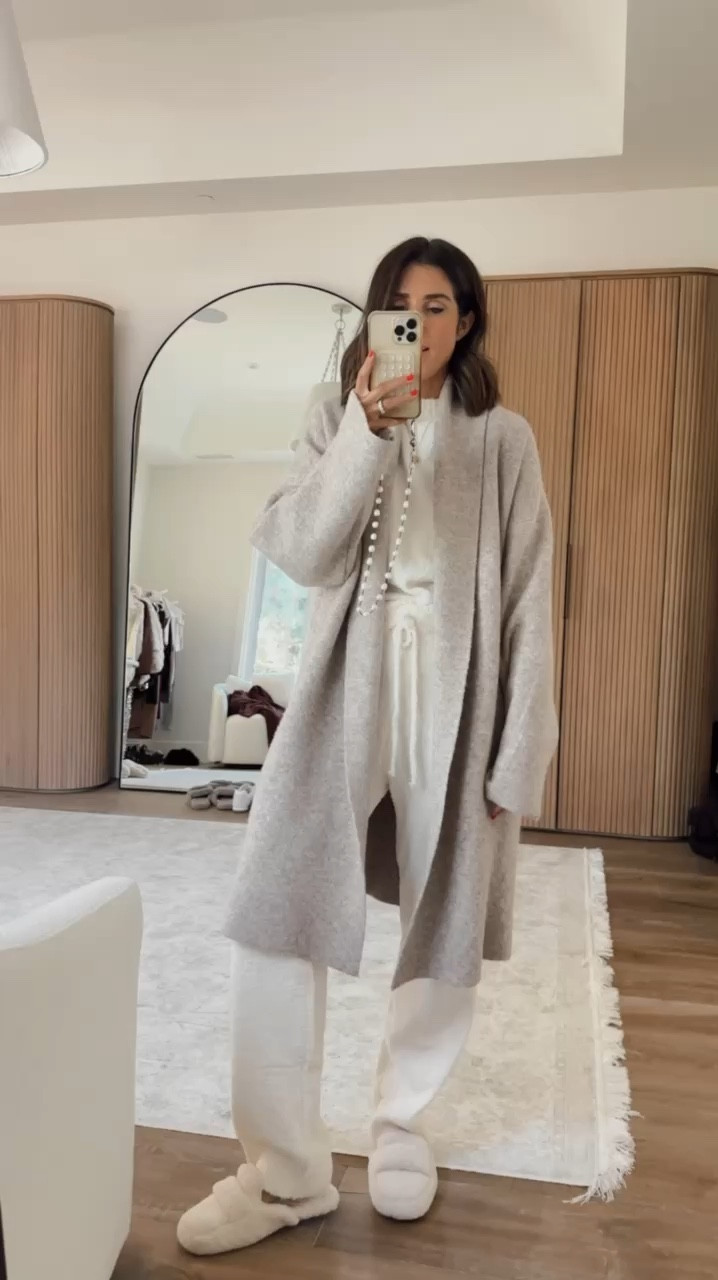 This set is so comfortable and perfect for this holiday season✨
StylinByAylin, Aylin

#LTKStyleTip #LTKHoliday #LTKSeasonal