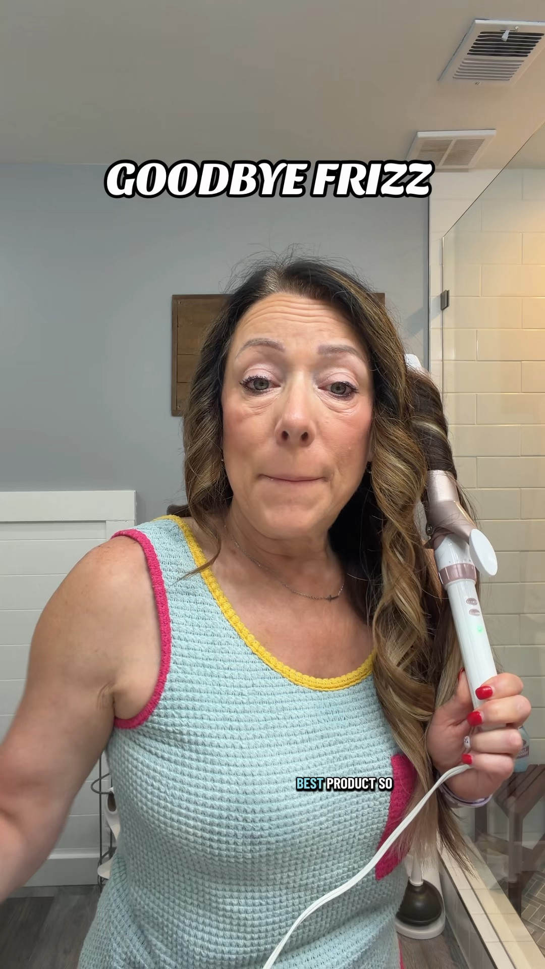 If humidity destroys your hair… this is the product I keep reaching for. #colorwow
#frizzyhair
#hairtransformation
#hairproducts
#over50beauty