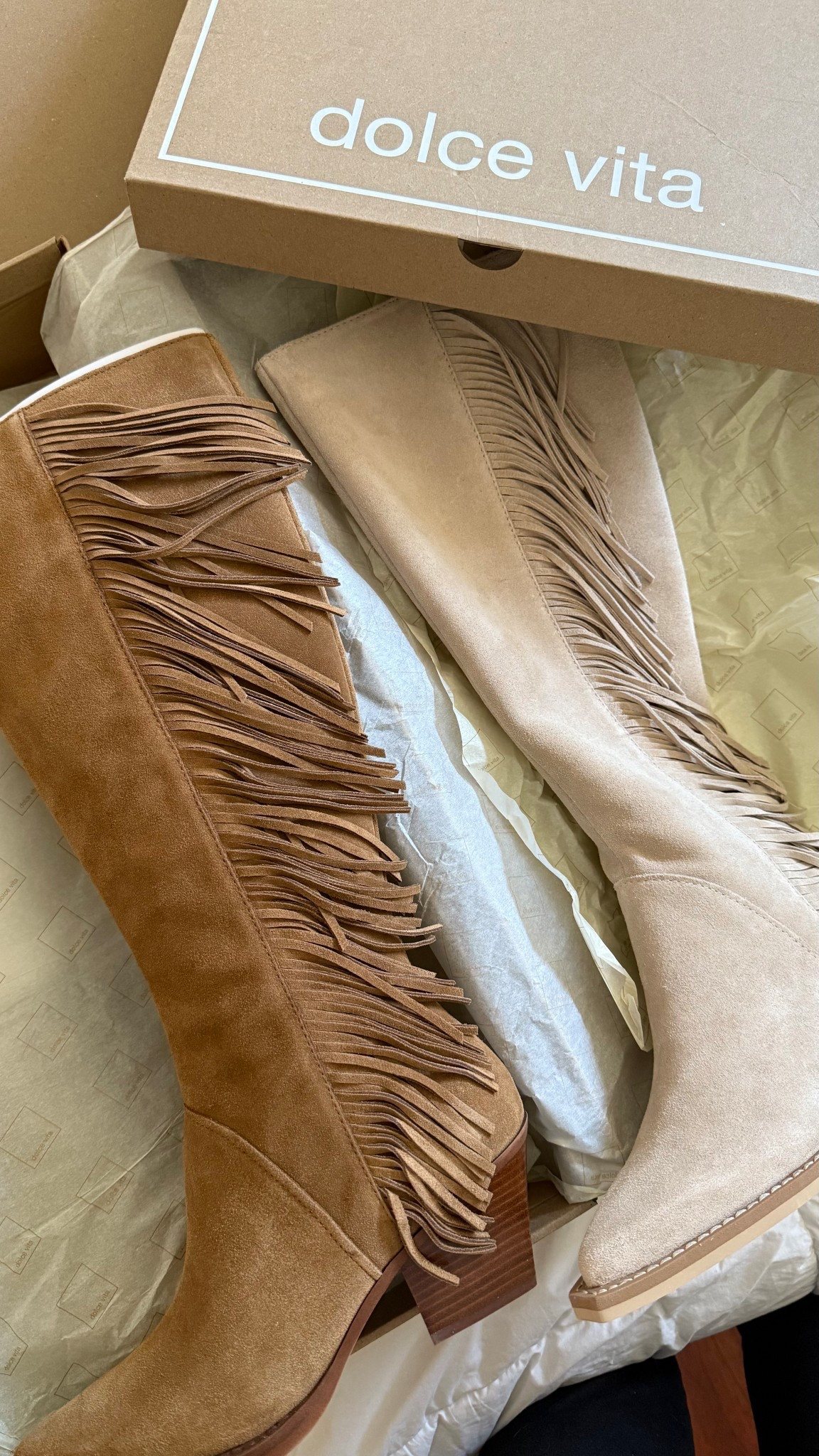 Swingy fringe suede Western boot framed with a snipped toe and angular stacked heel. The perfect western fall boot to wear with denim or dresses 

#LTKShoeCrush #LTKStyleTip #LTKSaleAlert