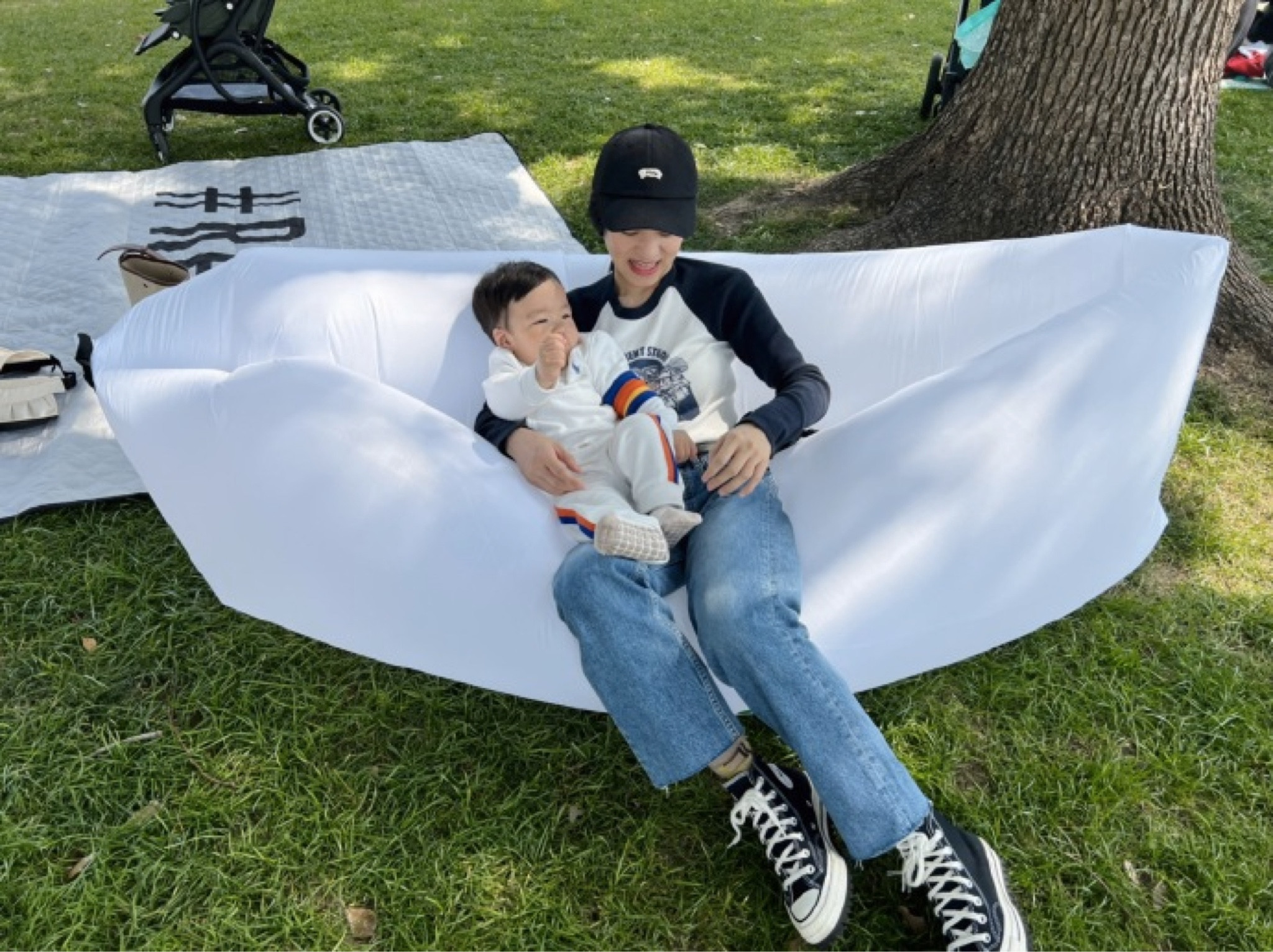 30度天混迹在各大公园里的女博主和她的小孩

#遇见美好##ootd##你好春天# ​​​
#LTKchina #LTKasia

#LTKfamily #LTKfit #LTKkids