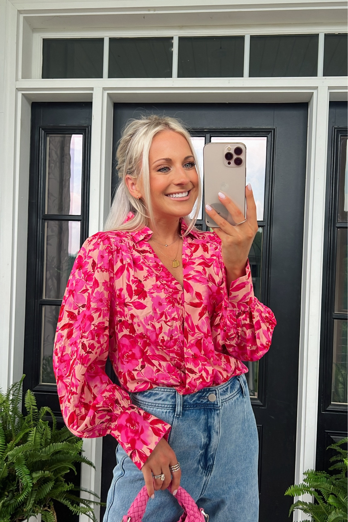 Use KATIEBLOOM20 for 20% off!

Bodysuit // Small
Jeans // Small


#LTKFindsUnder50 #LTKSeasonal #LTKStyleTip