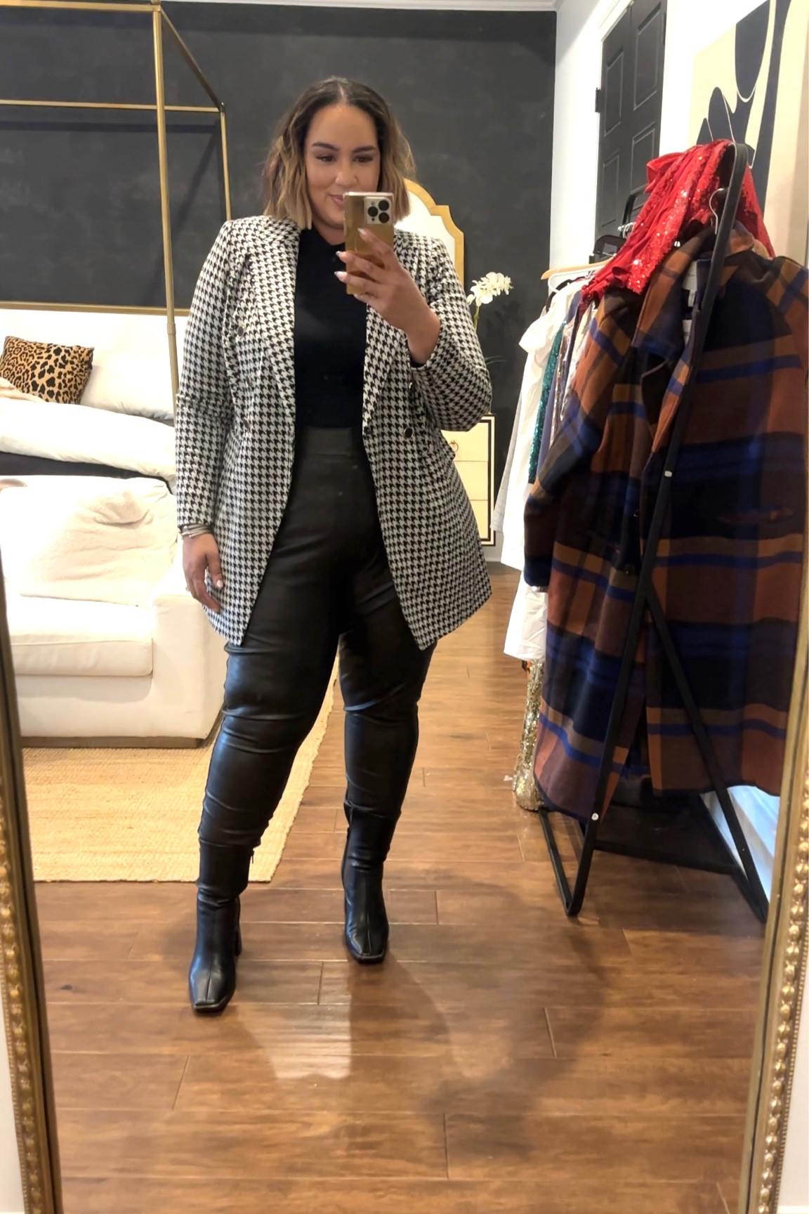 Love these spanx skinny pants! 20% off

#LTKCyberWeek #LTKmidsize #LTKplussize