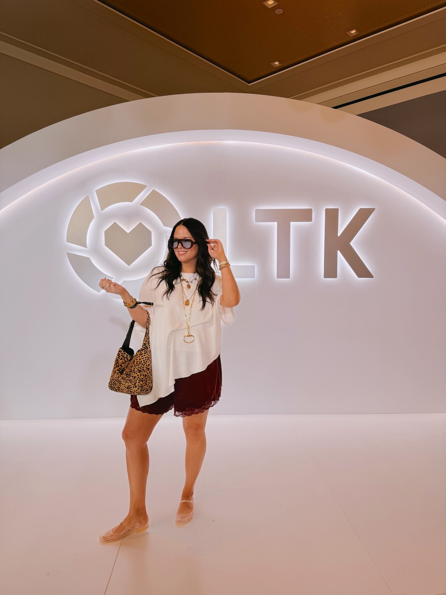 Wearing a large in the top and an XL in the shorts!

#LTKCon #LTKootd #LTKMidsize