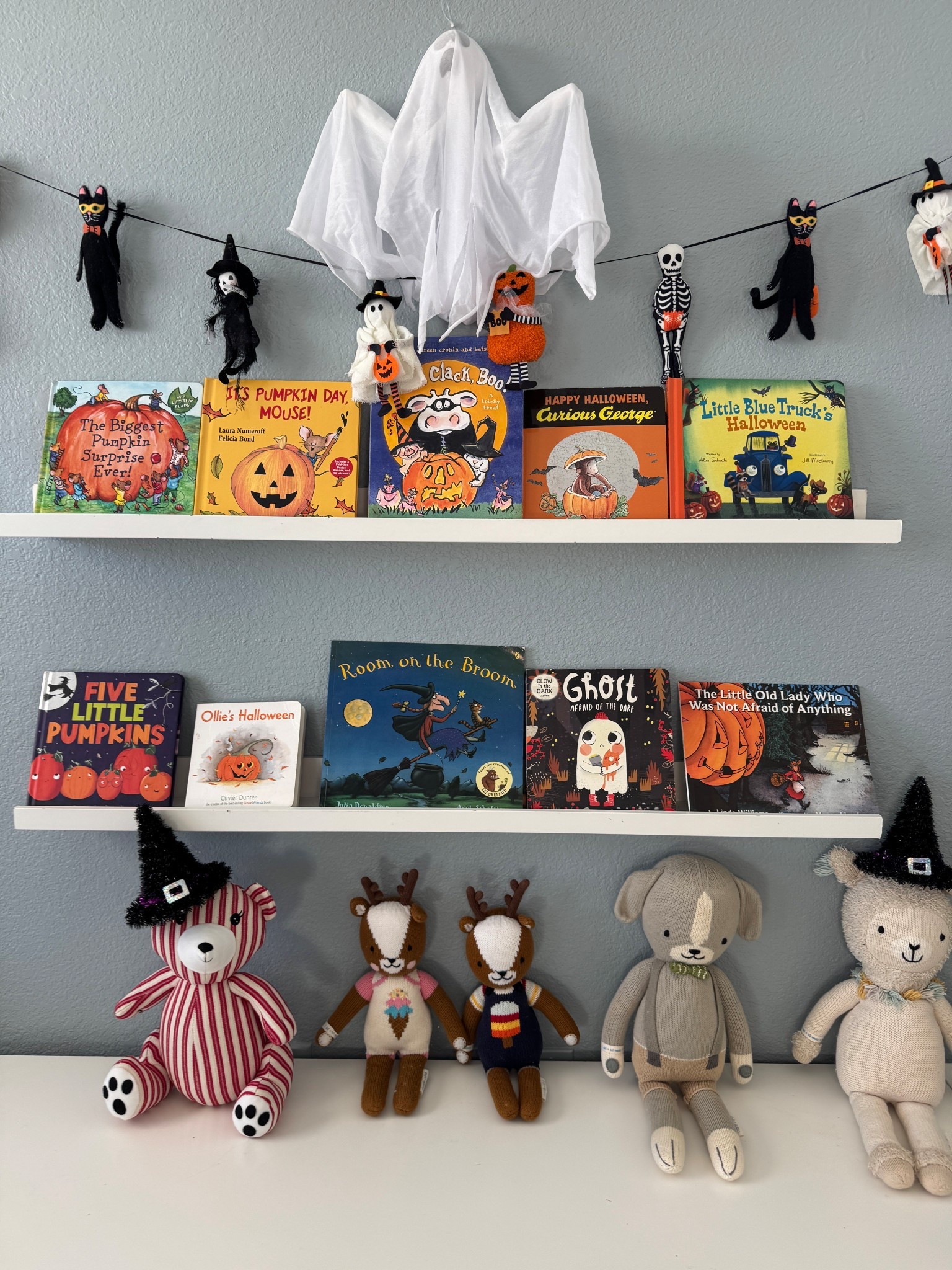Halloween shelfie 