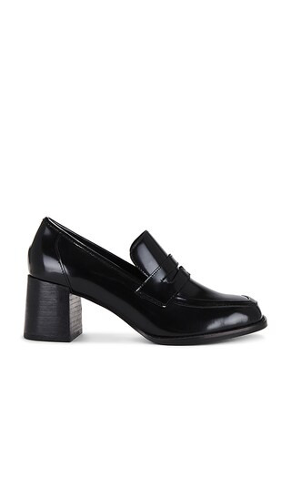Layla Loafer in Black | Revolve Clothing (Global)