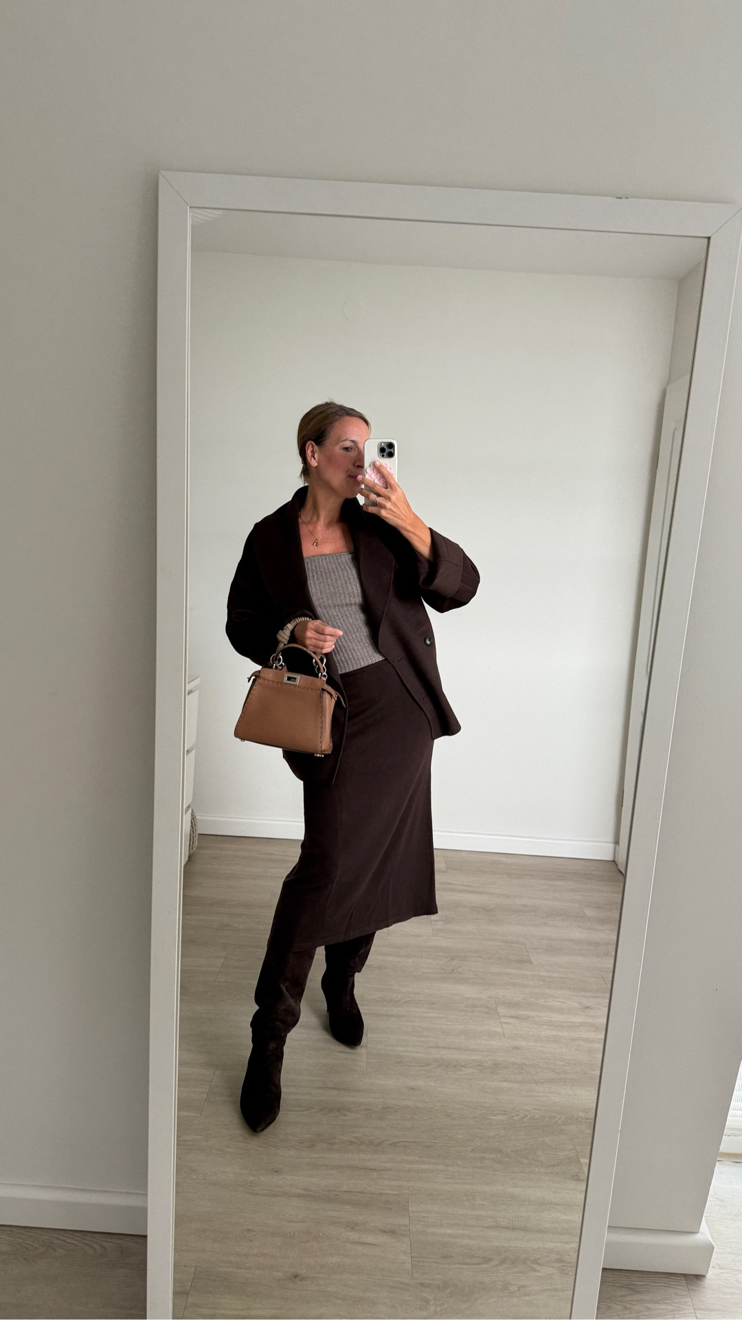 Herbstoutfit: Strickrock & Doubleface Jacke in braun
- nur heute 15% bei Bonprix mit "FA15" -

#LTKFashionMonth #LTKstyletip #LTKautumn