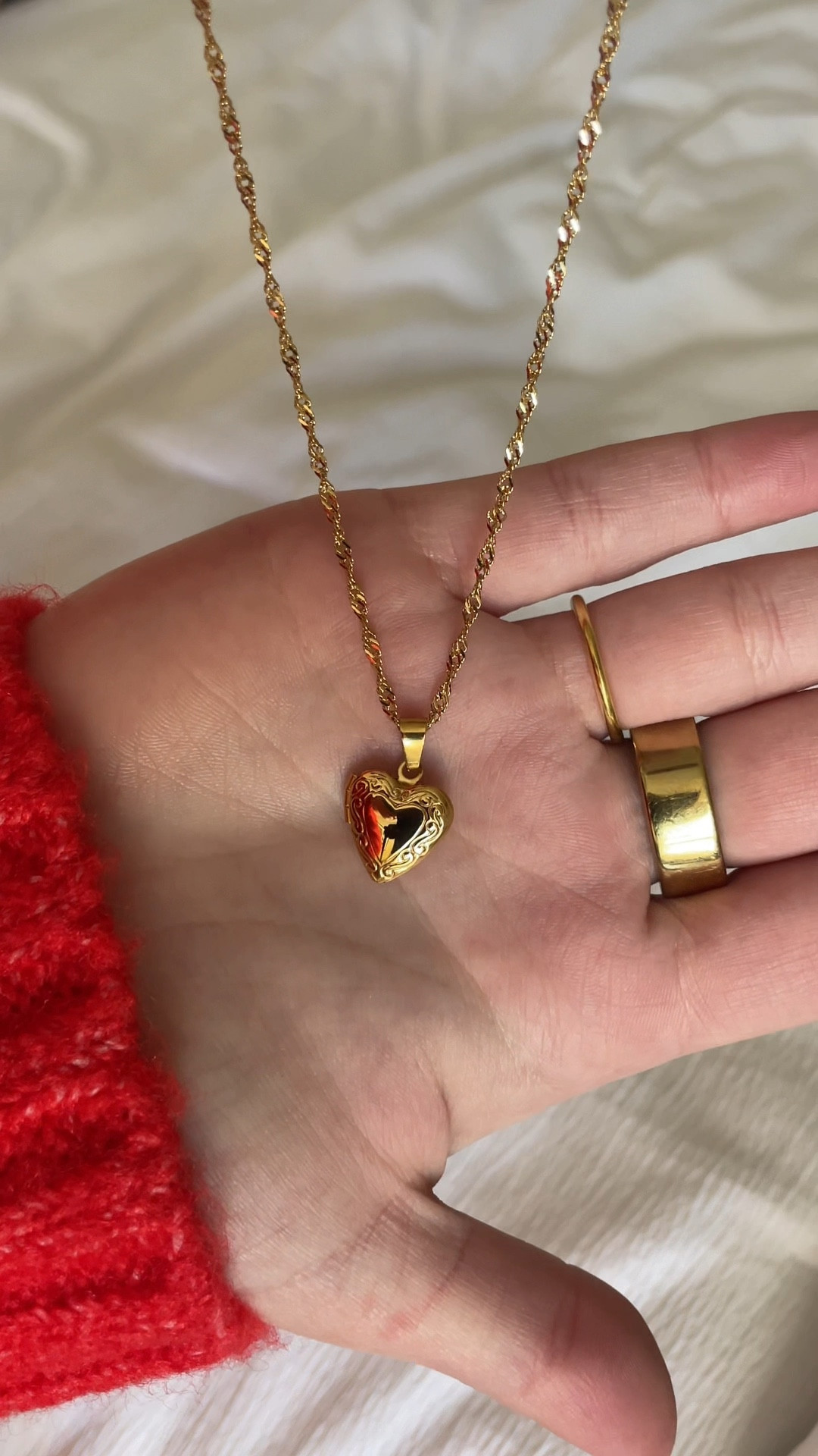 I got the small locket with a 14” twist chain! 

#LTKFindsUnder50 #LTKSaleAlert