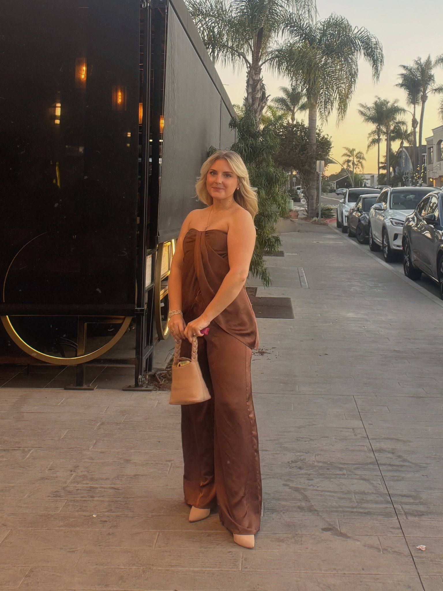 Monday night dinner date 🤎

Use my FashionPass code AUNA for $$ off! 

#LTKValentine #LTKPetite