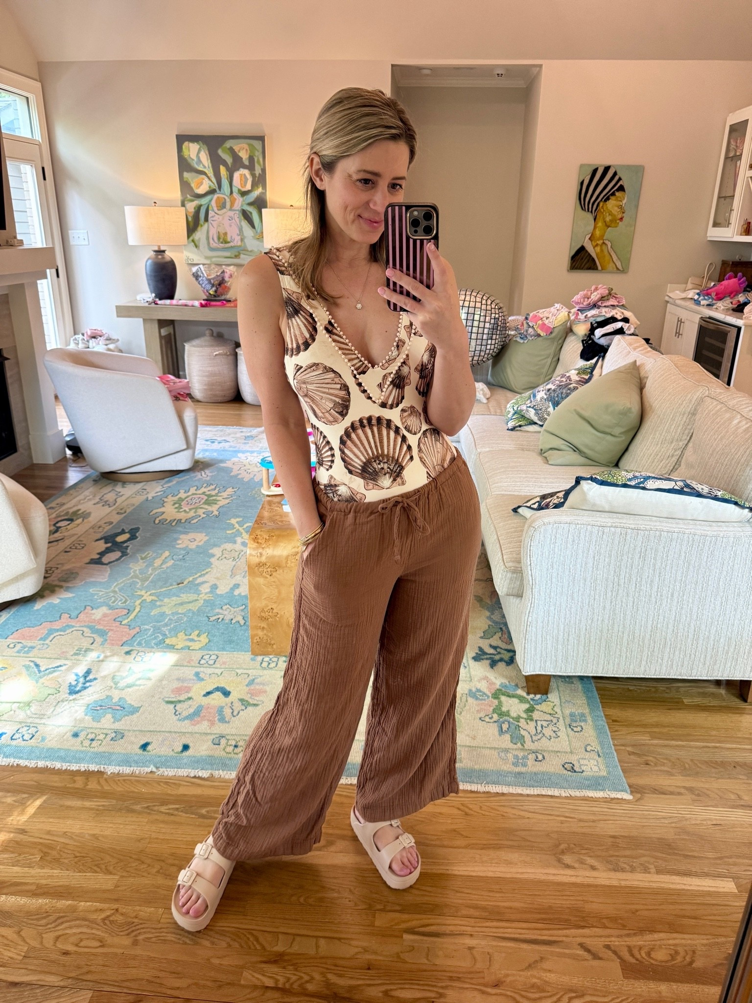 Another day another mirror selfie 🤳 but if I don’t snap it before a pool outing with 2 kids, it’s just not happening. Anyway I’m obsessed with this new swimsuit! I’m usually a color girlie but love these neutrals. Wearing size M.