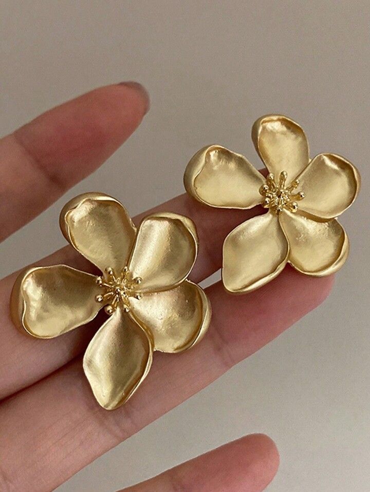 1pair Exaggerated European & American Style Metal Flower Stud Earrings For Women's Daily Wear | SHEIN