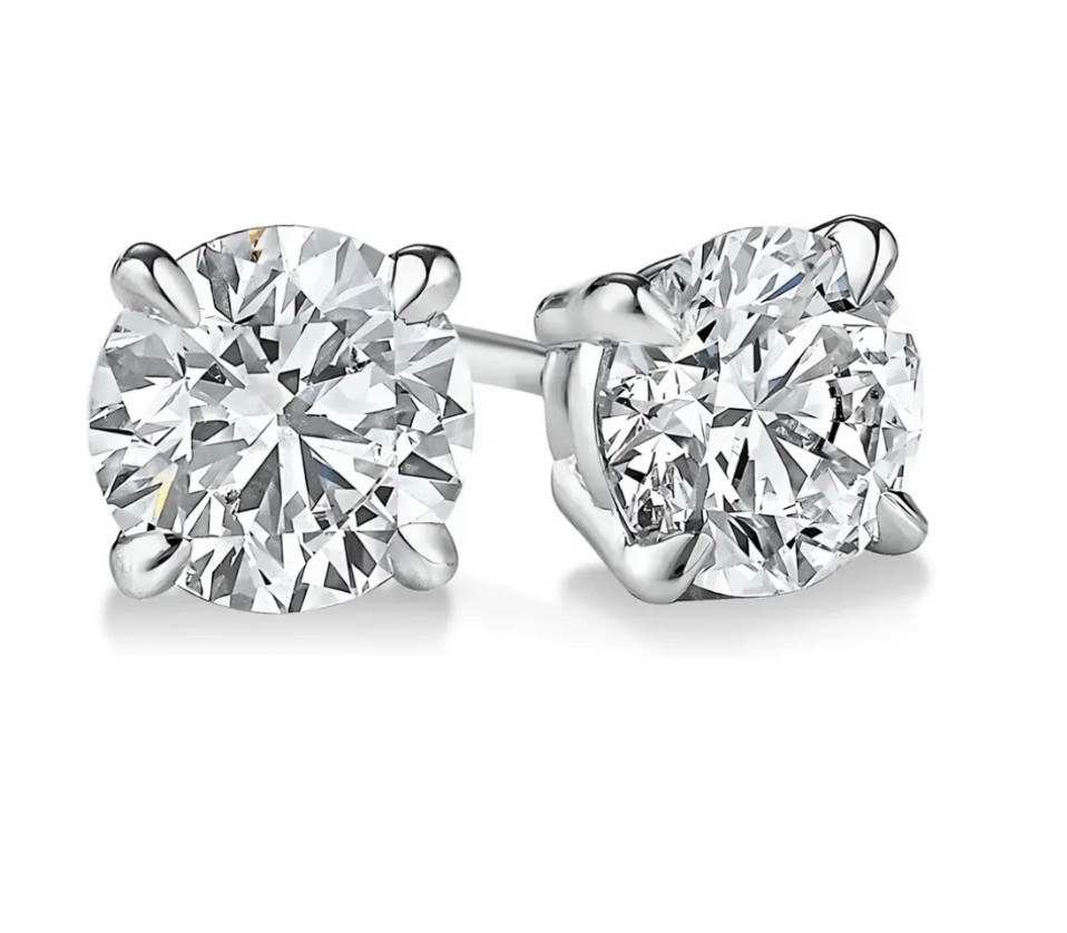 These Anna Zuckerman “just like diamond studs” are classic and timeless and such great quality. A great gift for anyone and on sale sale sale!