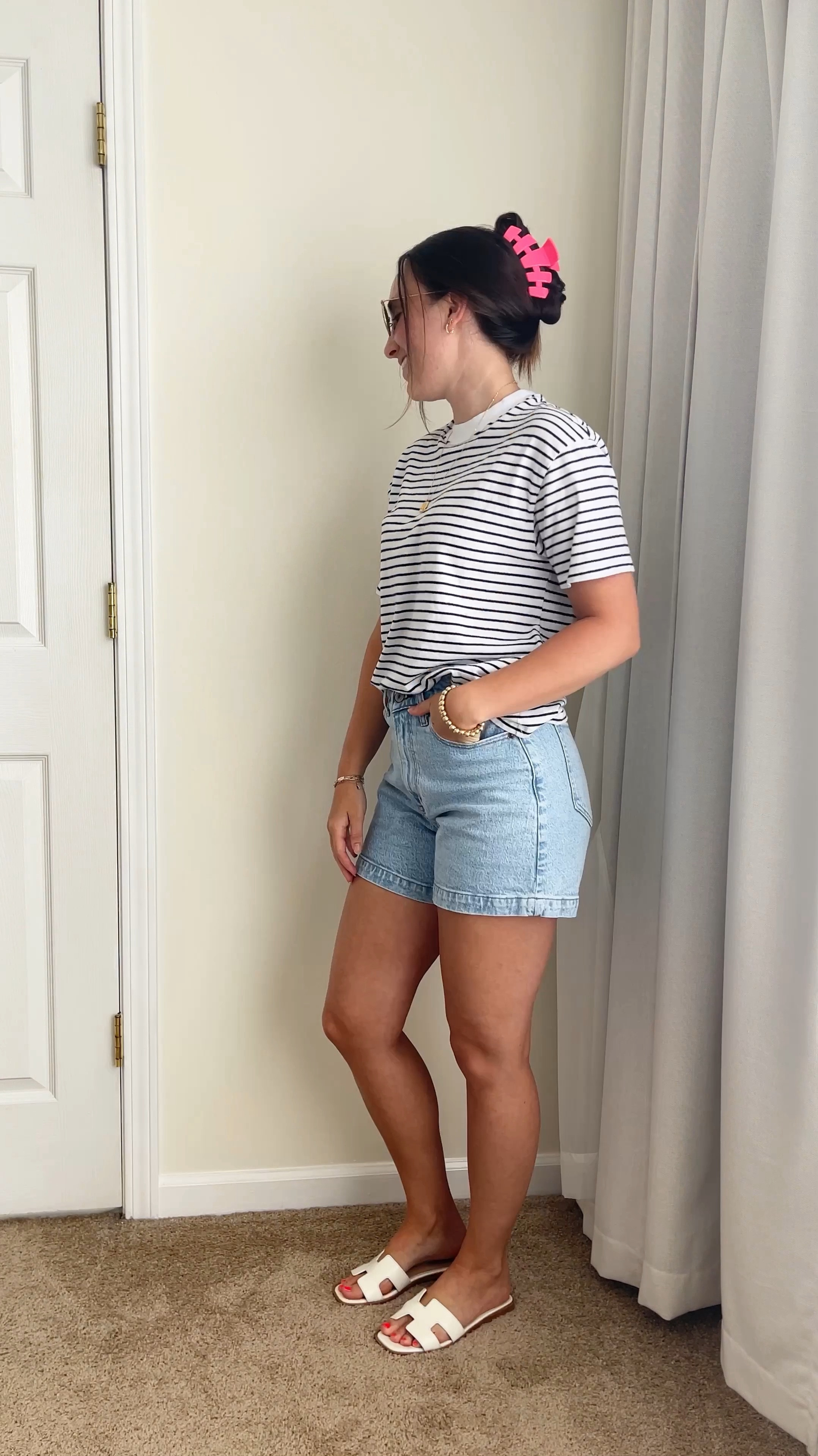 Abercrombie easy tee 
Striped tee 
Claw clip 
Hermes sandals 
Abercrombie dad shorts 
Summer outfit 


#LTKShoeCrush #LTKSummerSales #LTKVideo