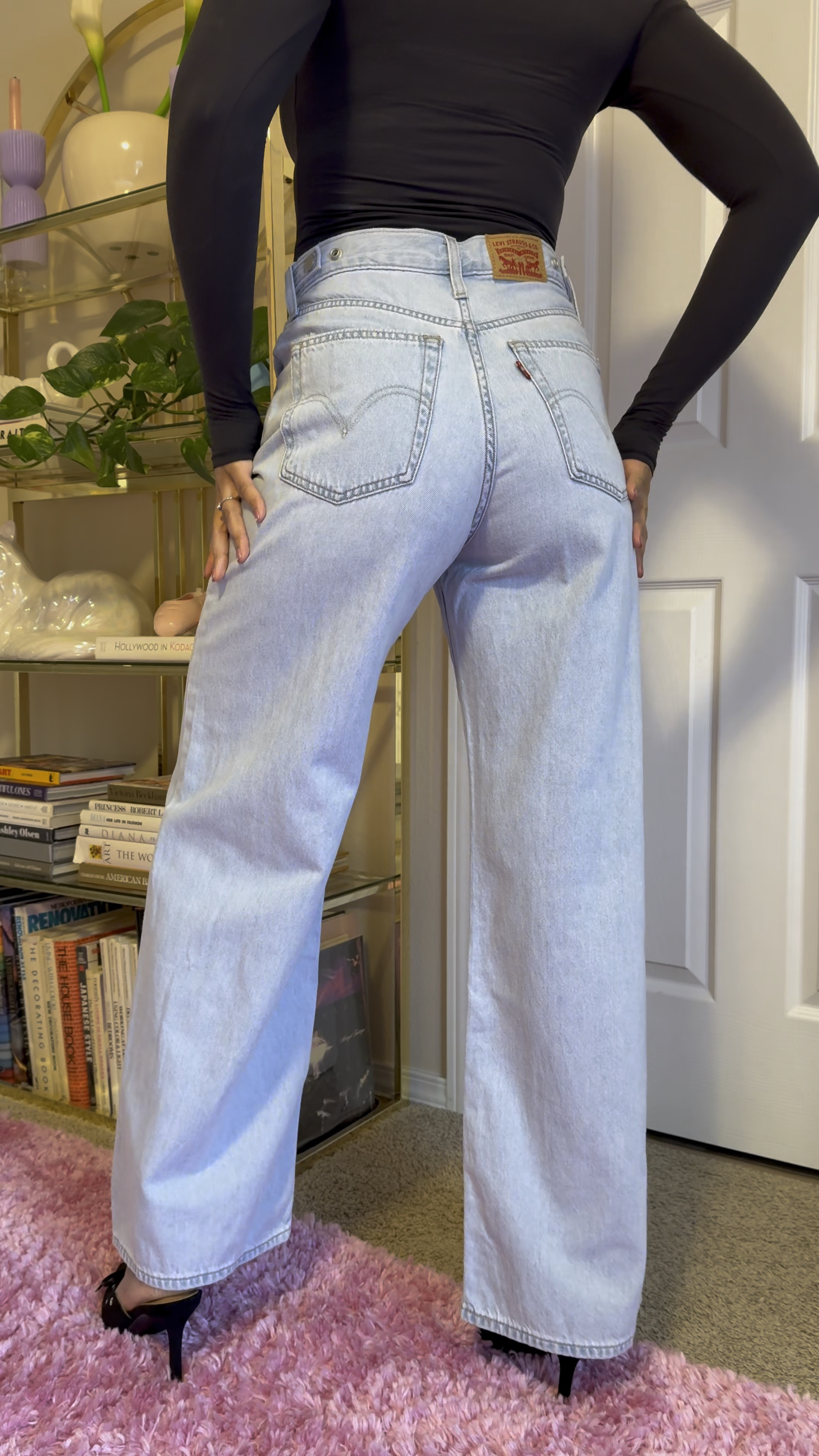 viral levi’s cinch waist baggy jeans

#LTKFindsUnder100 #LTKStyleTip