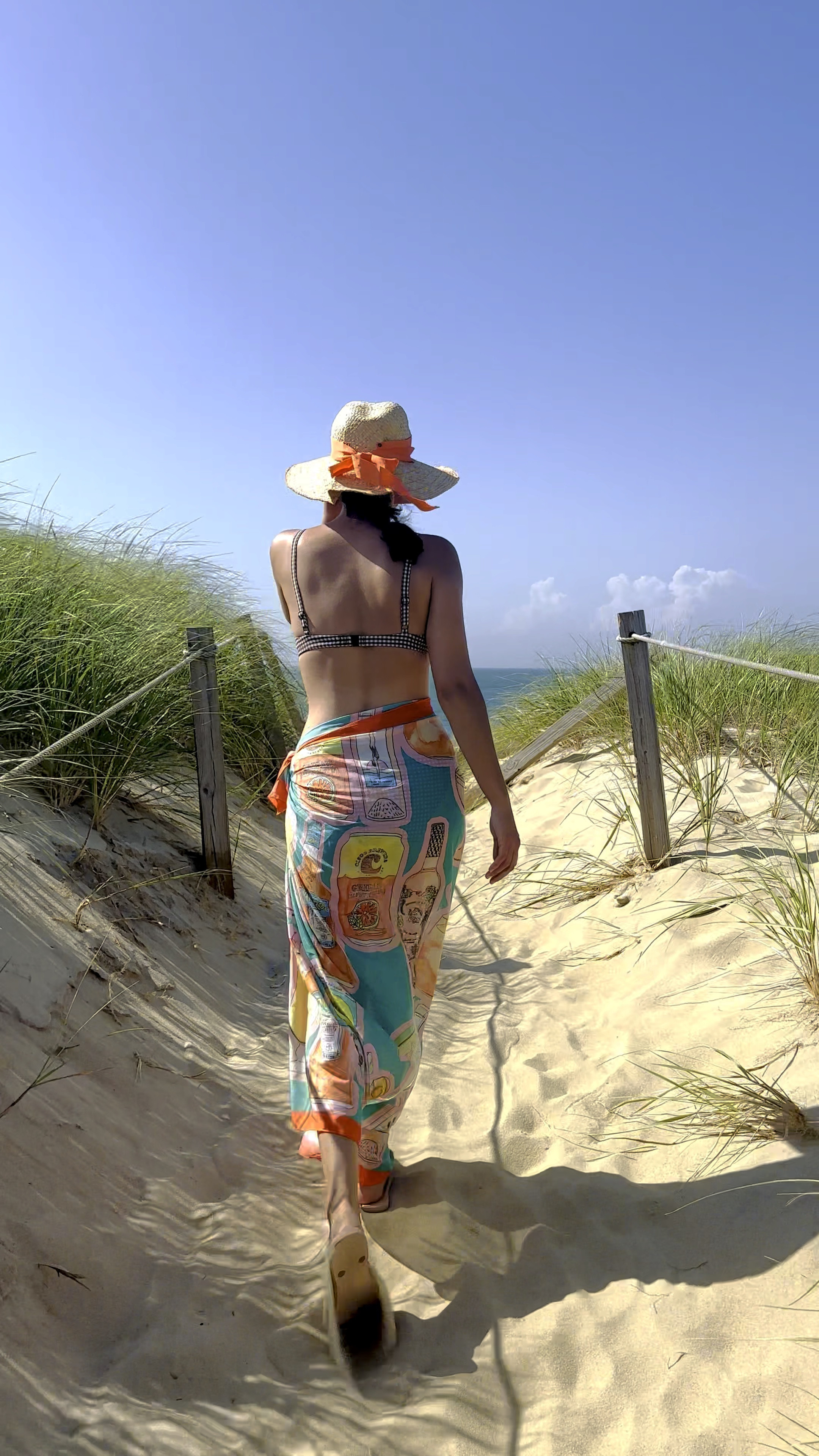 Scarf turn sarong 🍹🍾🍺

#LTKParties #LTKStyleTip #LTKTravel