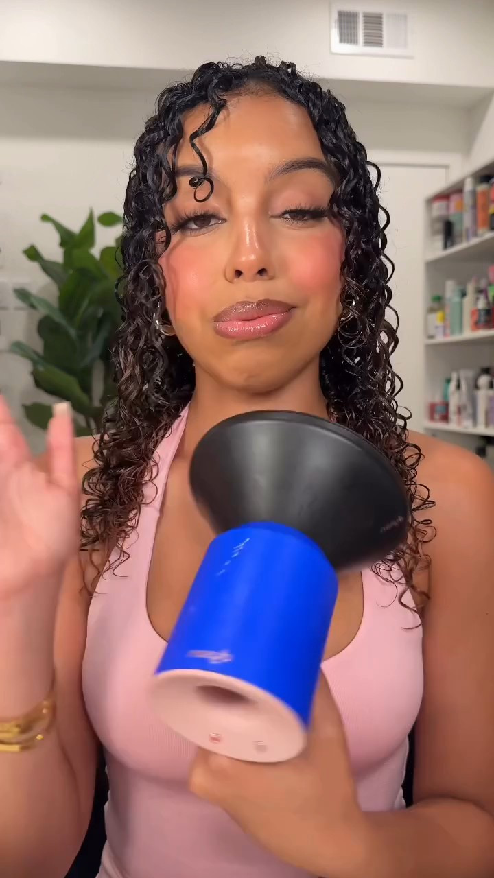 DIFFUSING 101: you don’t hate your curly hair, you just don’t KNOW HOW TO DIFFUSE IT😩 So let me show you this simple step by step on how to diffuse curls 🤏🏽

#LTKStyleTip #LTKU