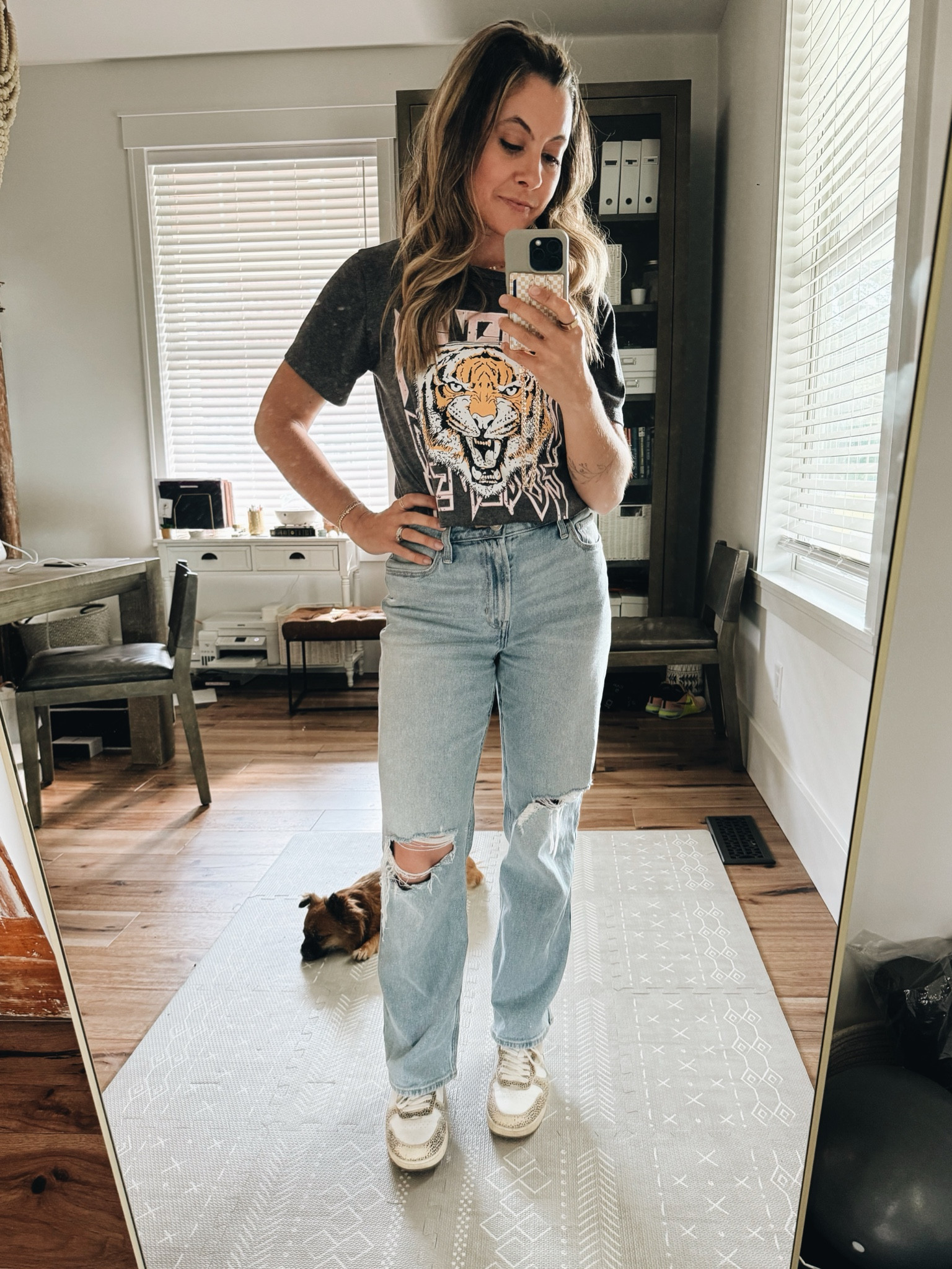 Shop day look  

I cropped ✂️ the tee. 