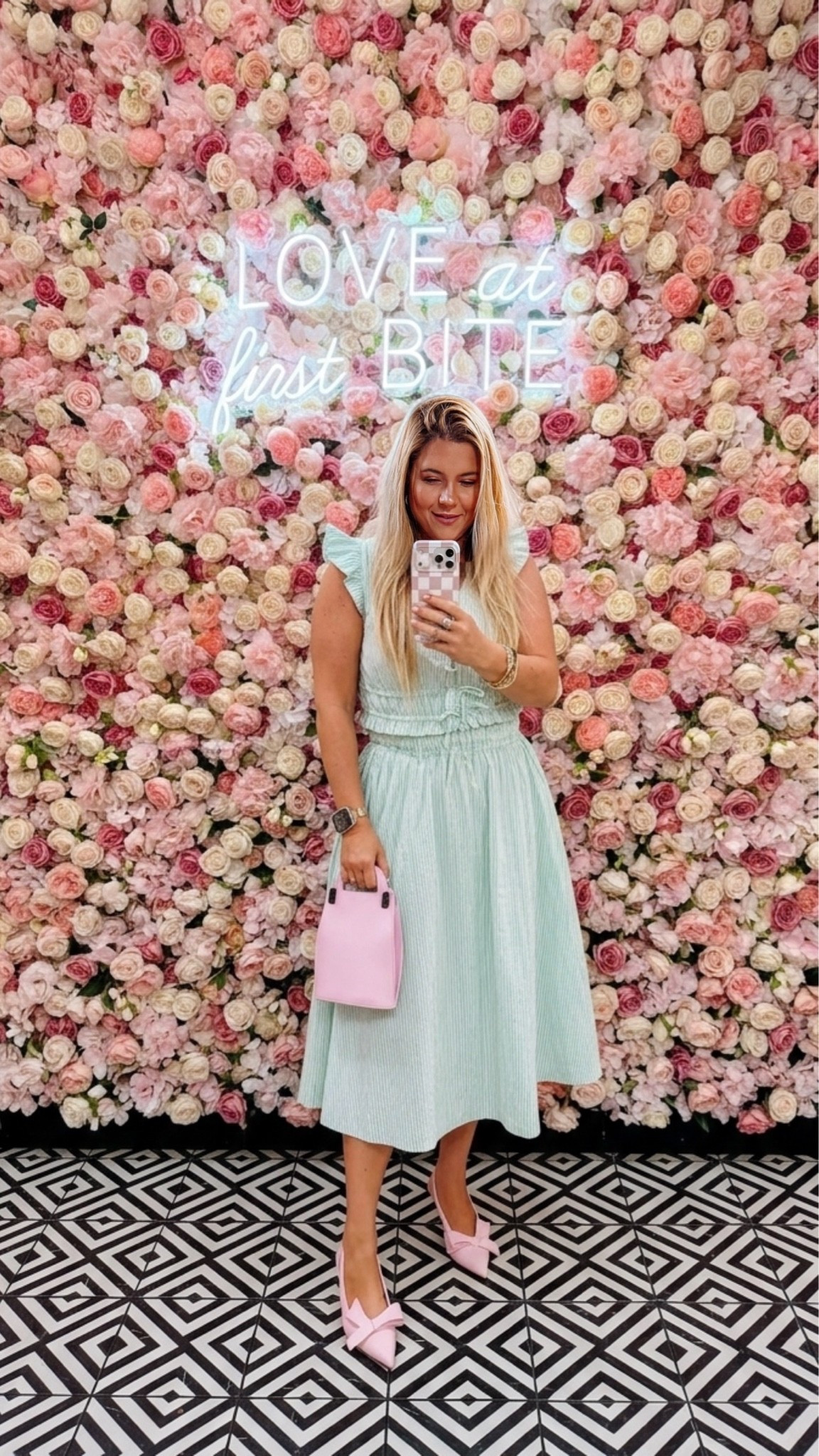 I have a deep love for pieces with a romantic touch. Beyond being ultra-feminine, they carry a pure sense of poetry in every single detail. This matching set, paired with the pink shoes I am absolutely in love with, creates the perfect balance between delicacy and style.

XOXO,
Ana Randall 🌸

#LTKshoes #LTKstyletip