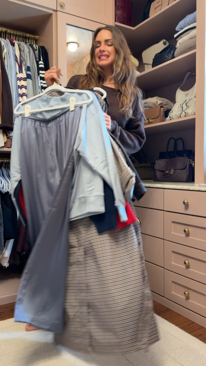 AF HAUL 🤎🍂 new pieces for the season @abercrombie

Trench coat - small 
Satin Pants - small
Vest Top  - small
Skort - small (needed size down XS)
Cardigan - small
Faux leather Jacket - small
Mockneck - small
Cowboys sweater - small
Jeans - 25R

#LTKootd #LTKSeasonal