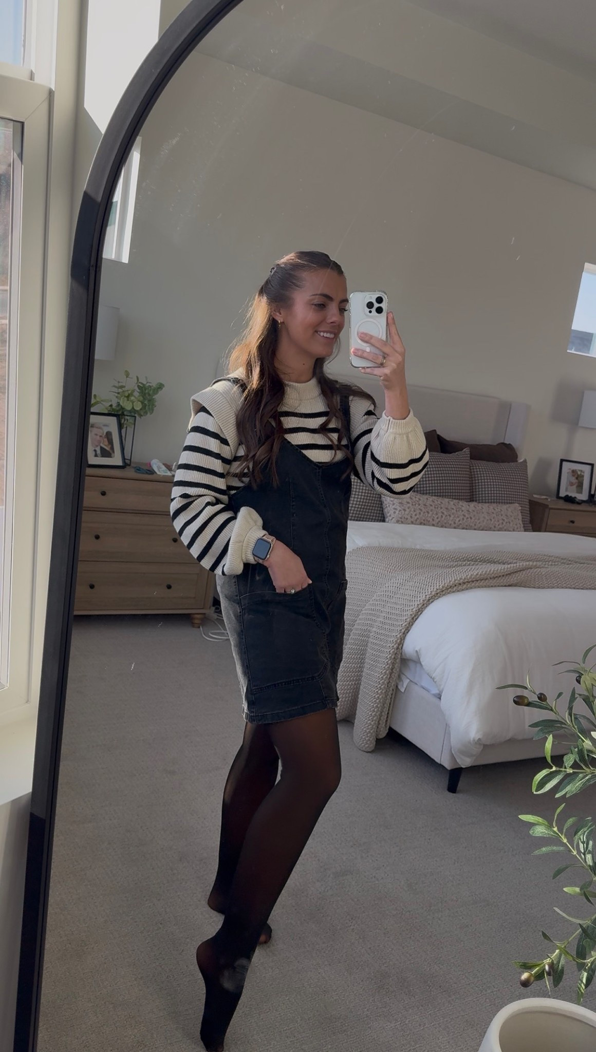 Jumper + Sweater 🖤🤍

#LTKootd #LTKmomlife #LTKgrwm