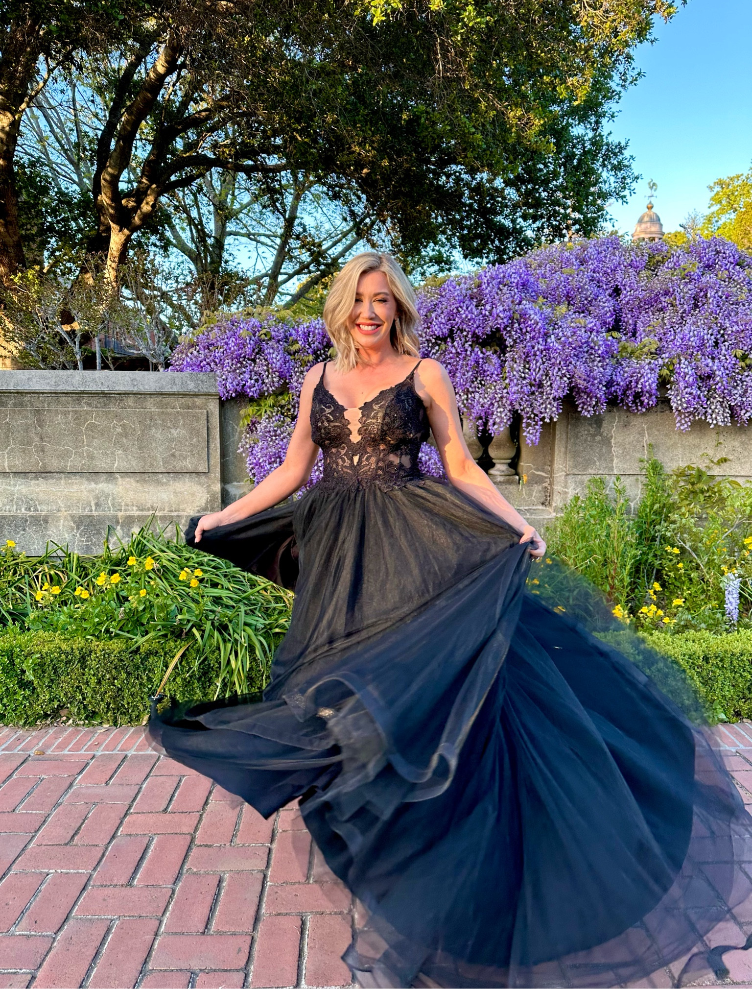 This dress was a dream to wear all night 🩷 And my shoes were so comfortable !