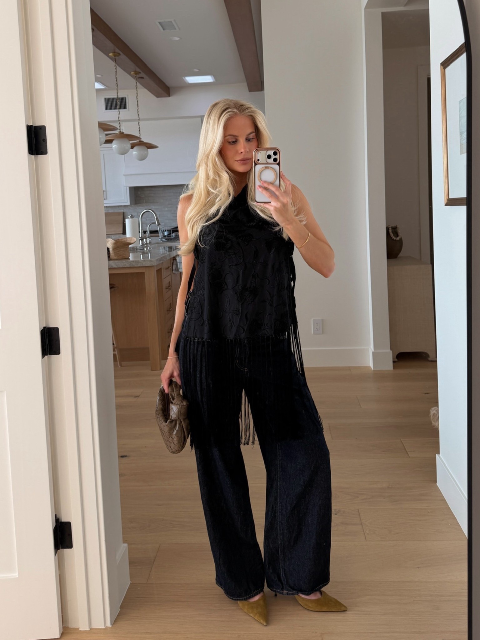 Wearing a small in top, 28 in jeans (sized up for pregnancy), shoes run tts! #kathleenpost

Dinner date outfit, spring transition look, bump friendly outfit, maternity look, bump look



#LTKBump #LTKSeasonal #LTKootd