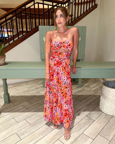 Cutout strapless dress size 0 or 2 summer spring vacation resort wedding guest dress 

#LTKsalealert #LTKfindsunder100 #LTKfindsunder50